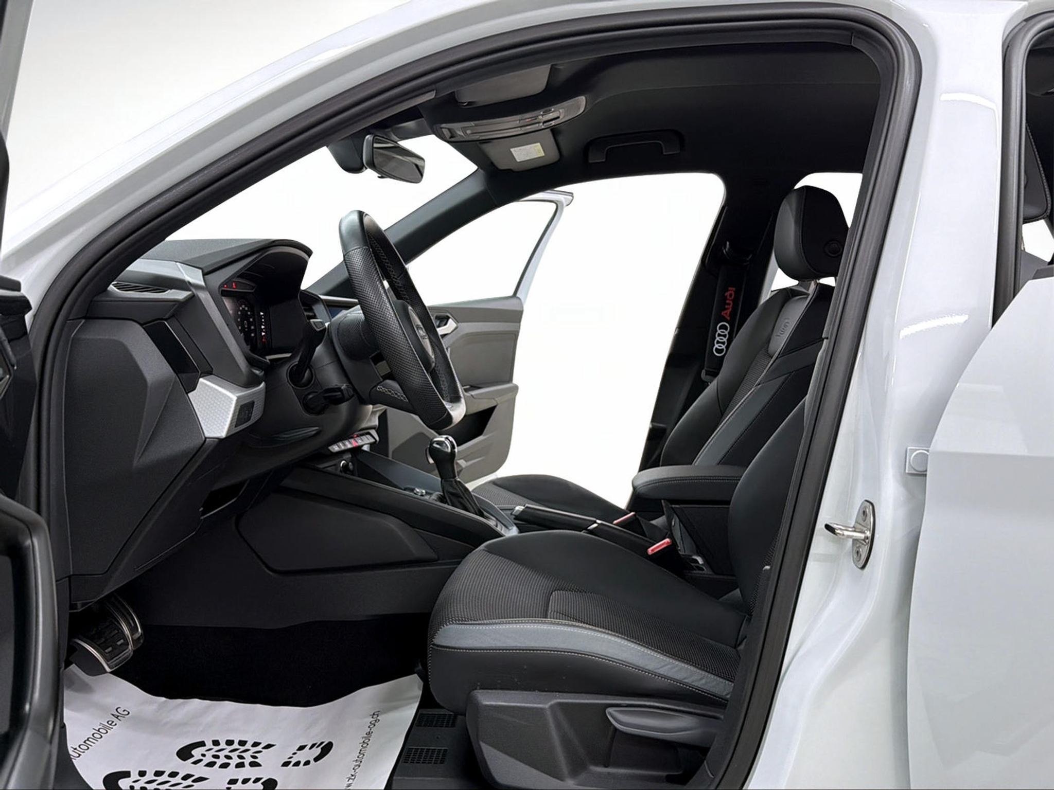 listing desktop thumbnail image 5