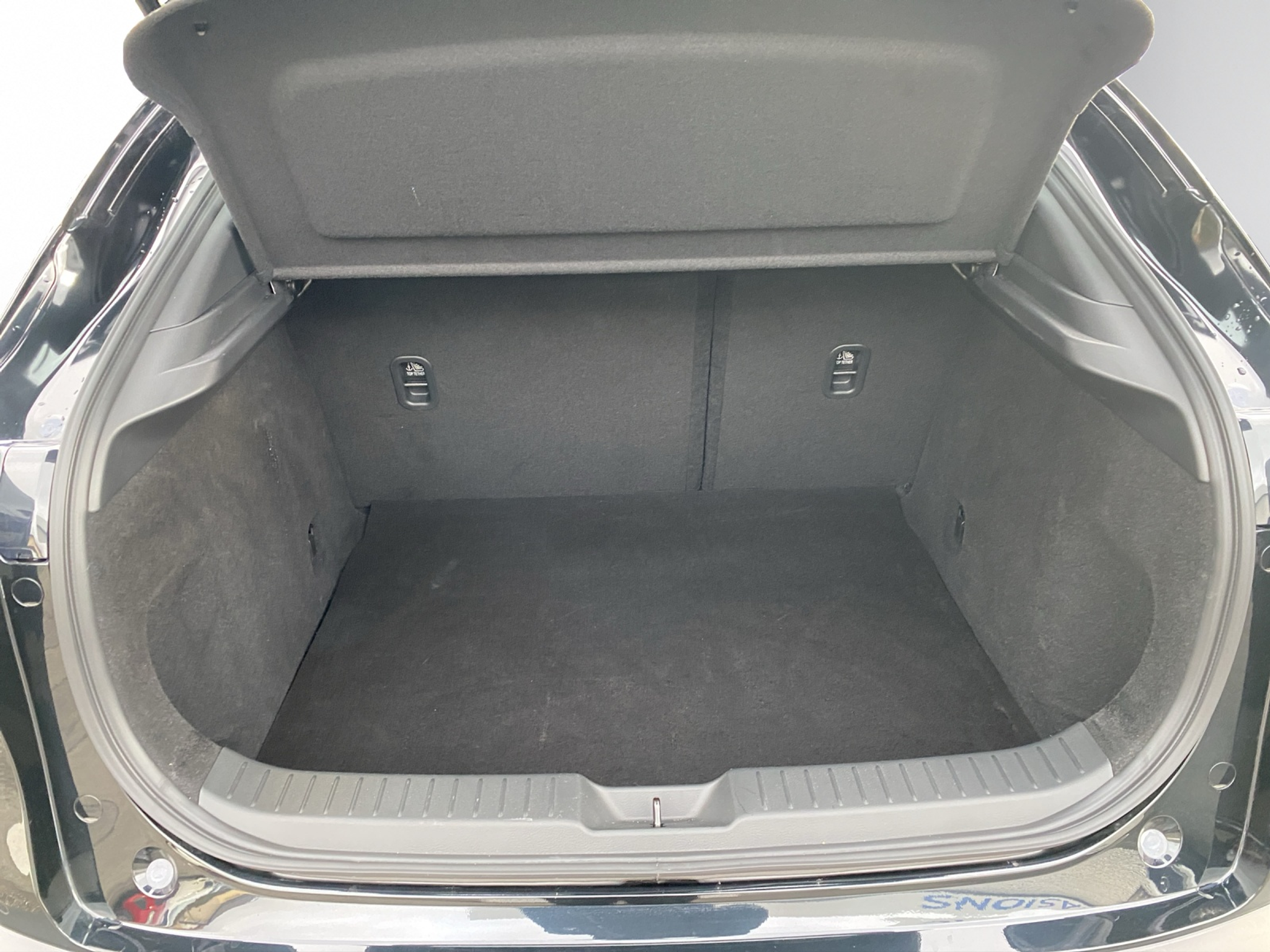 listing desktop thumbnail image 13