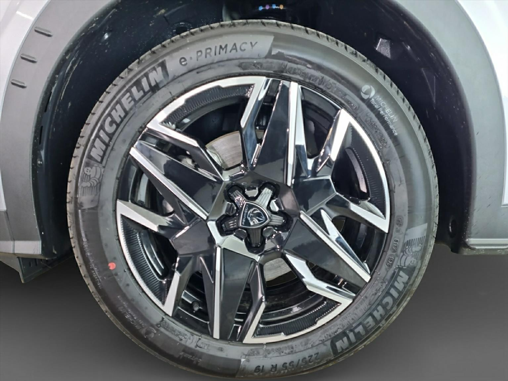 listing desktop thumbnail image 15