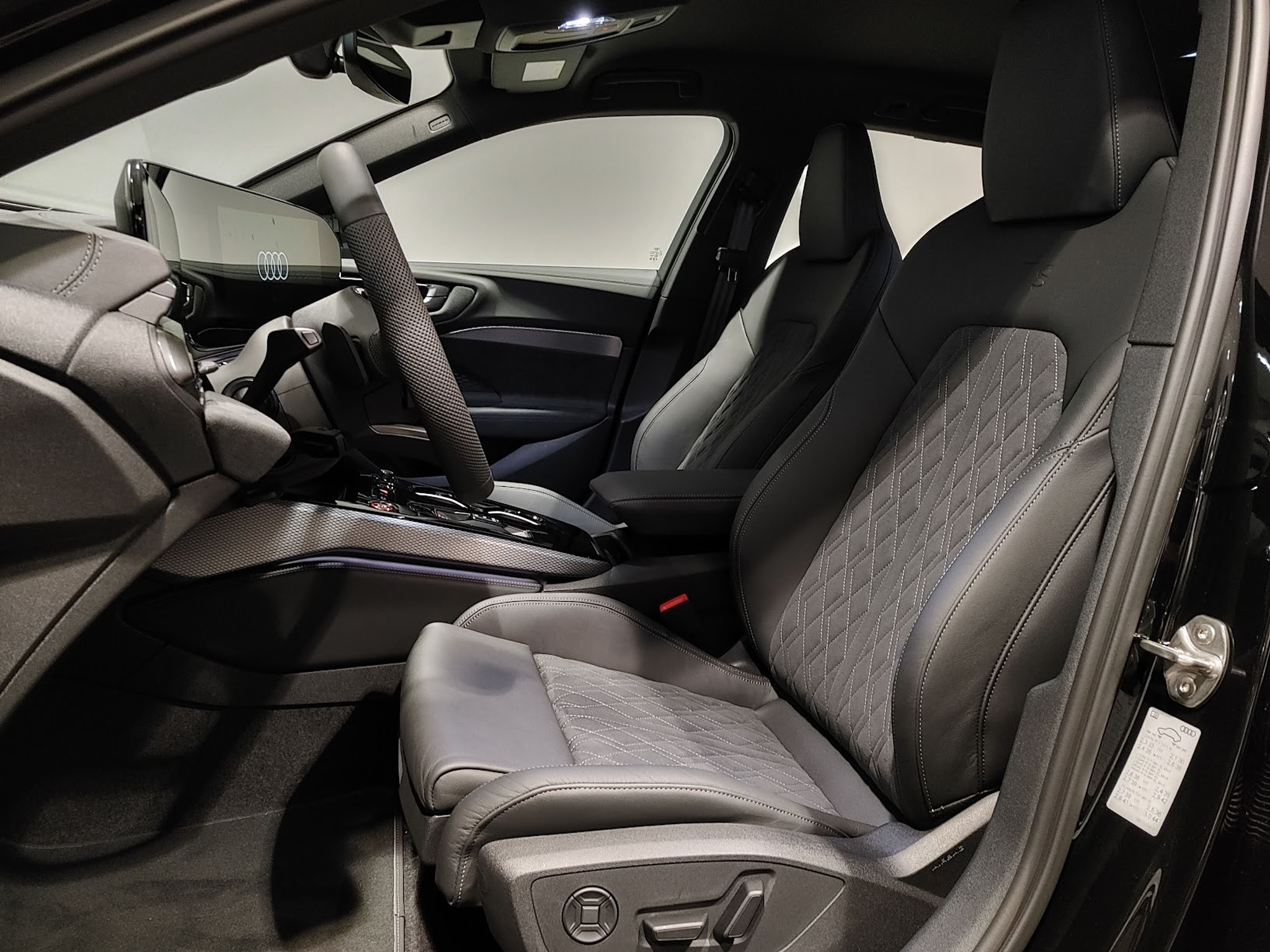 listing desktop thumbnail image 3