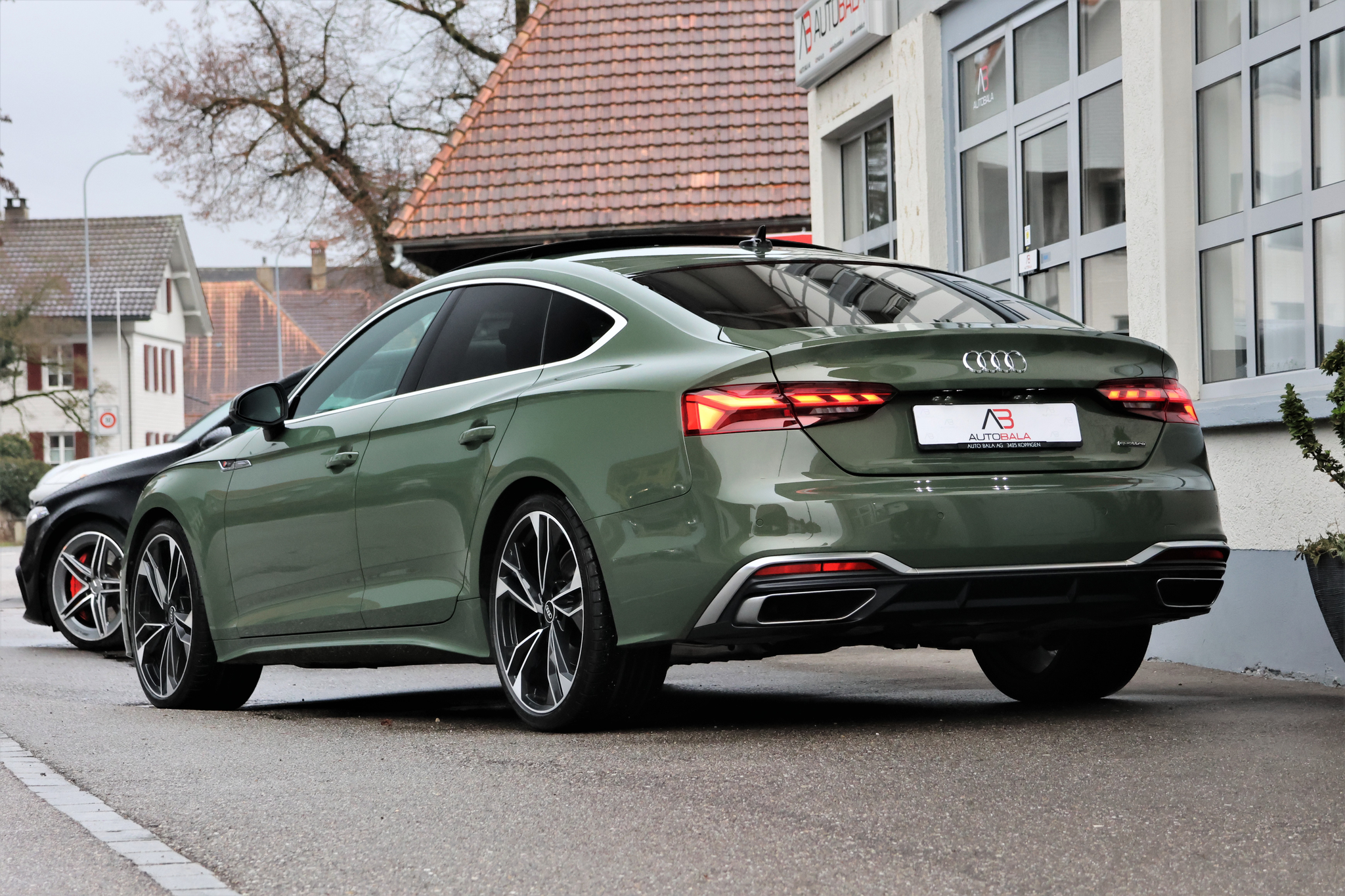 listing desktop thumbnail image 2