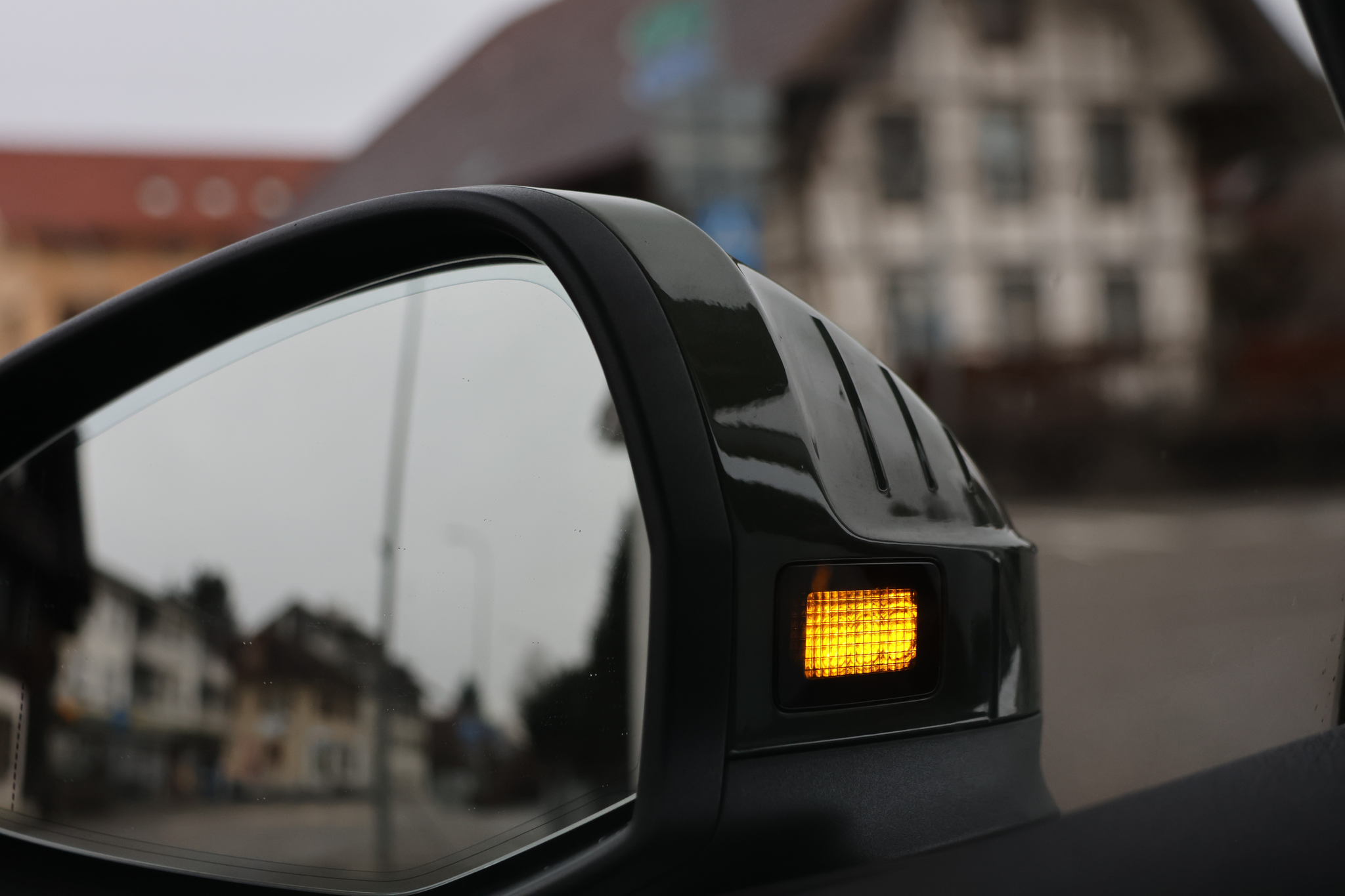 listing desktop thumbnail image 26