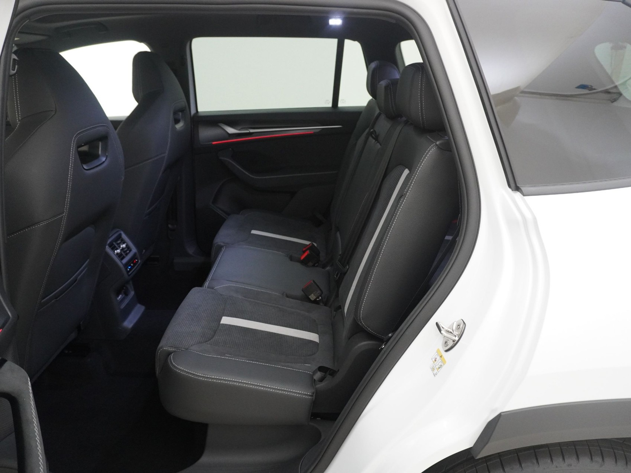 listing desktop thumbnail image 14