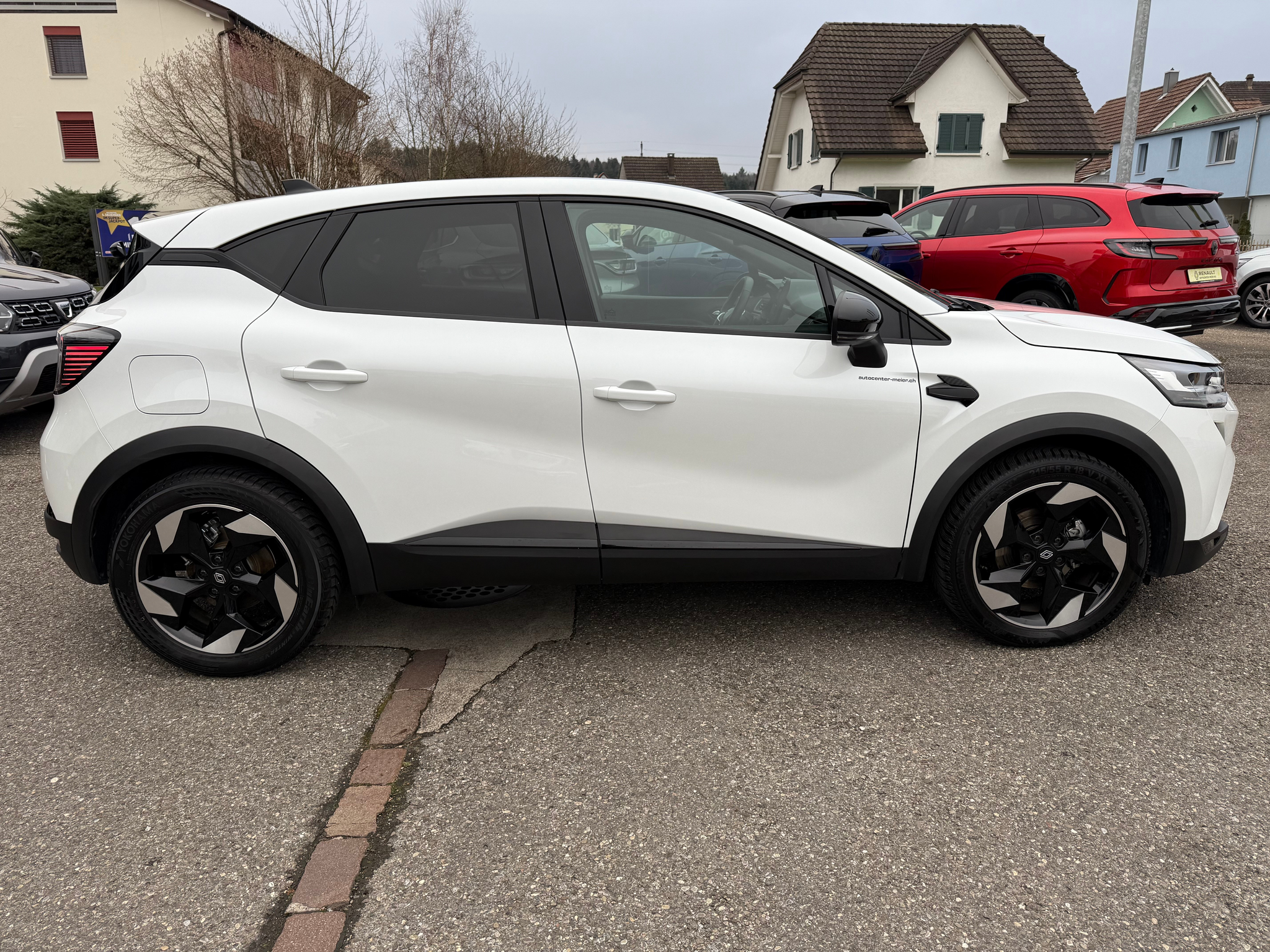 listing desktop thumbnail image 6