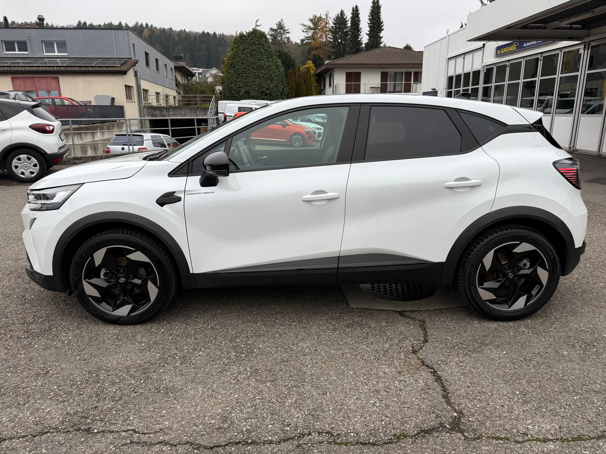 listing desktop thumbnail image 2