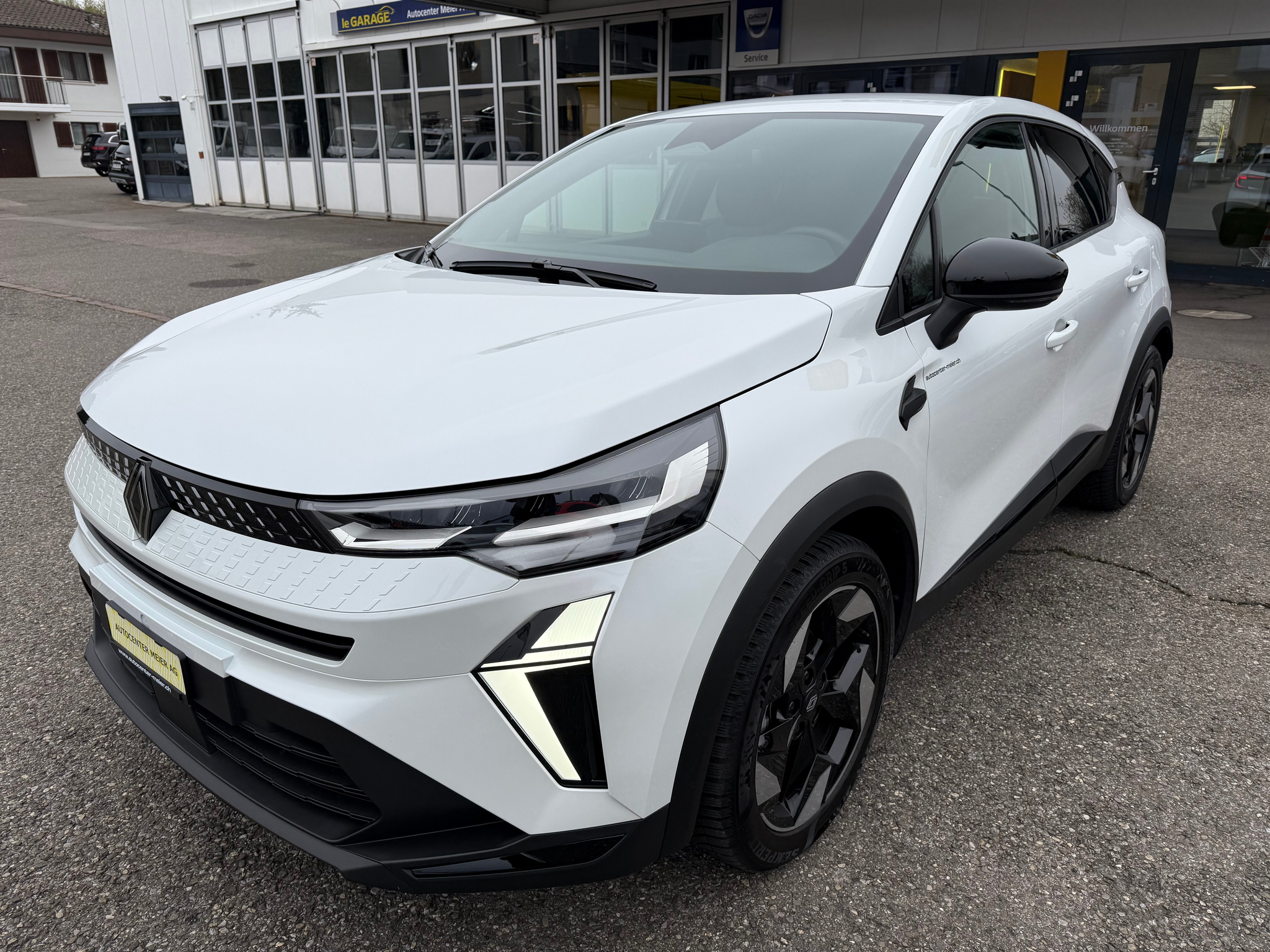 listing desktop thumbnail image 1