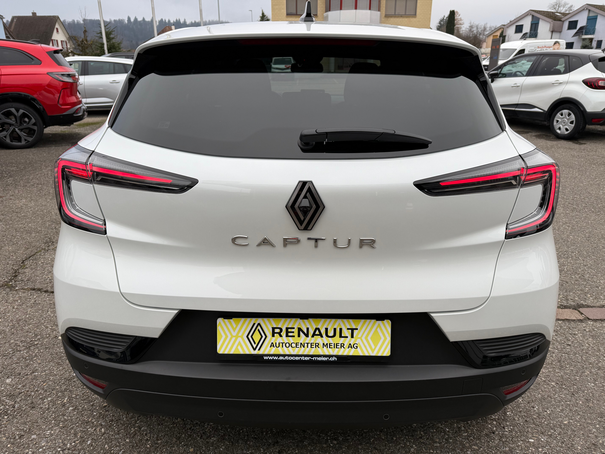 listing desktop thumbnail image 4