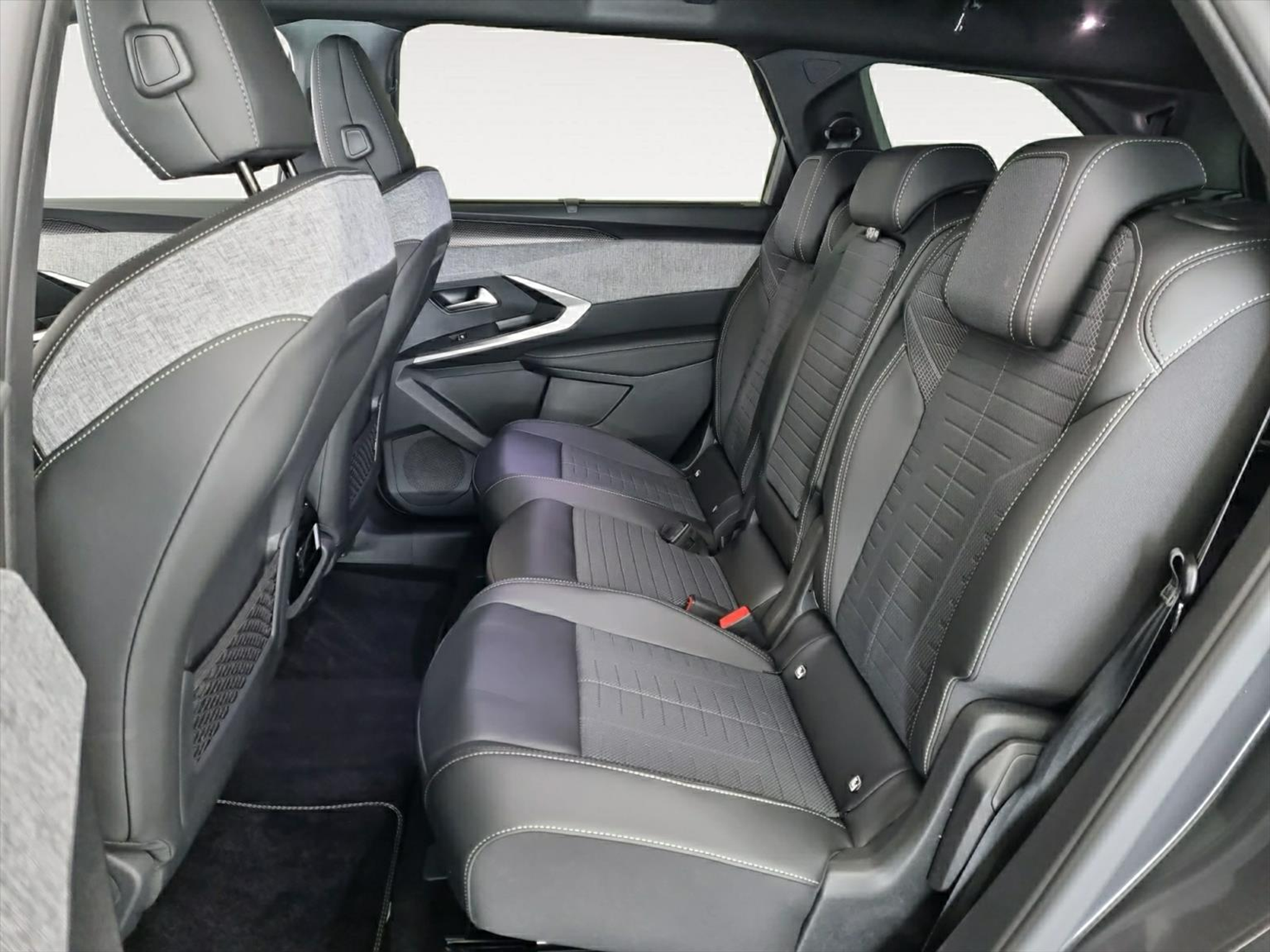 listing desktop thumbnail image 14