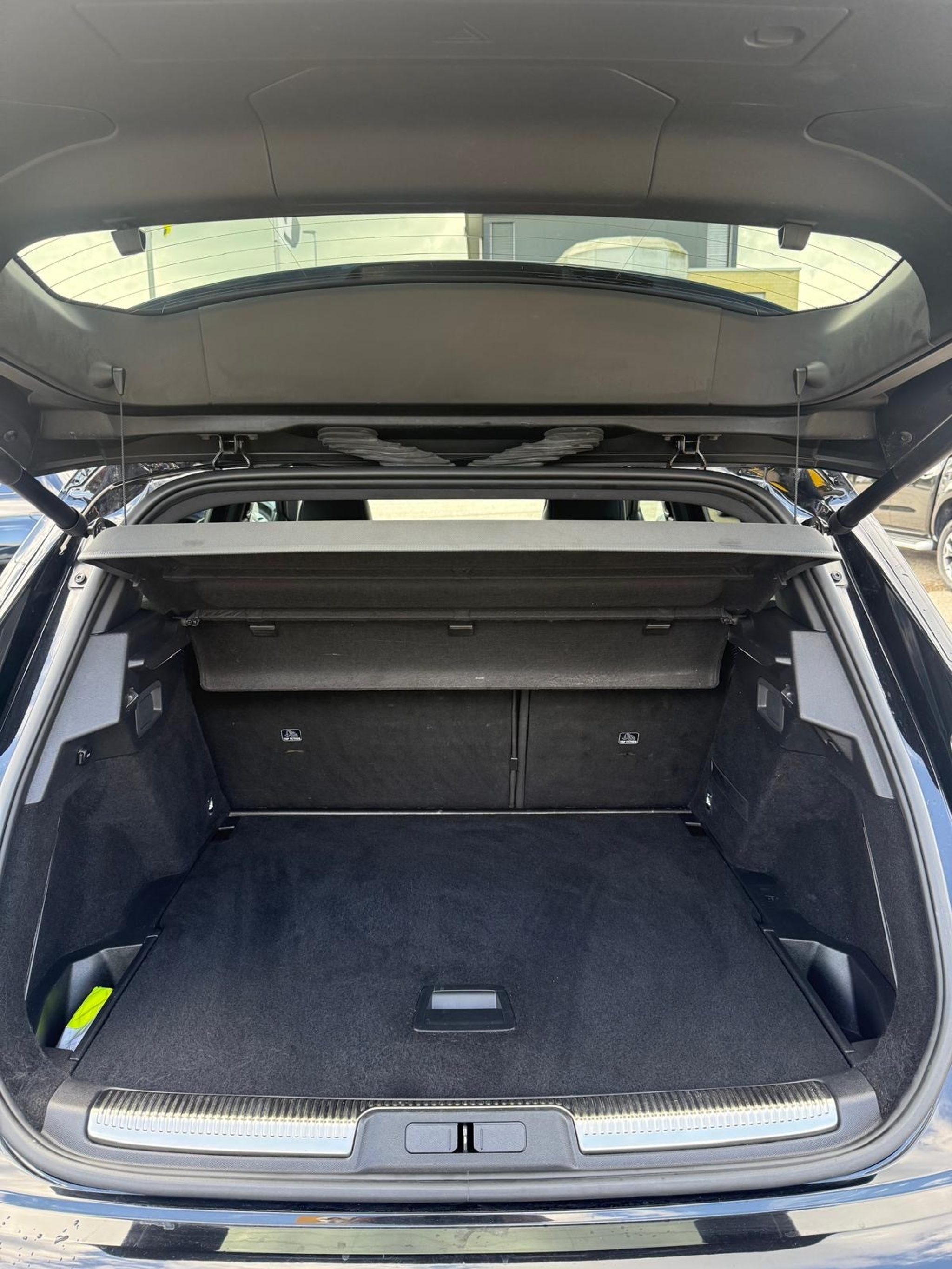 listing desktop thumbnail image 14