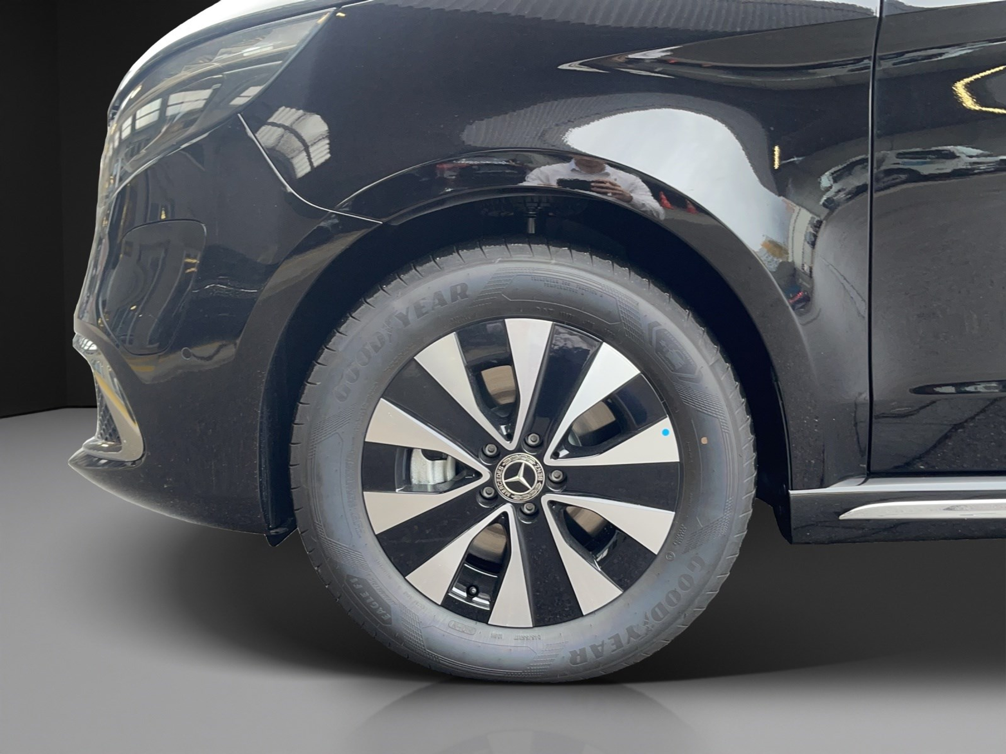 listing desktop thumbnail image 6