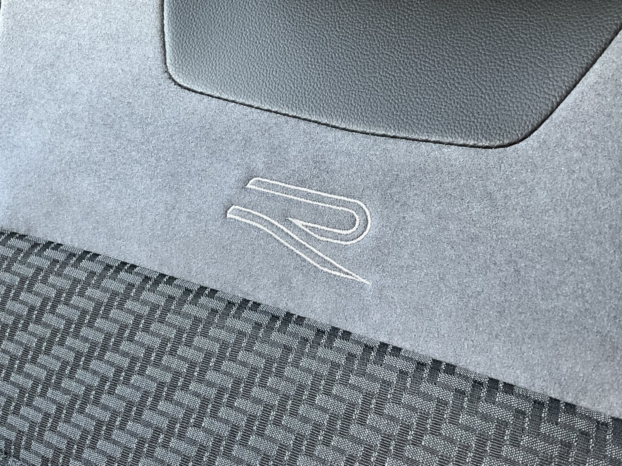 listing desktop thumbnail image 11