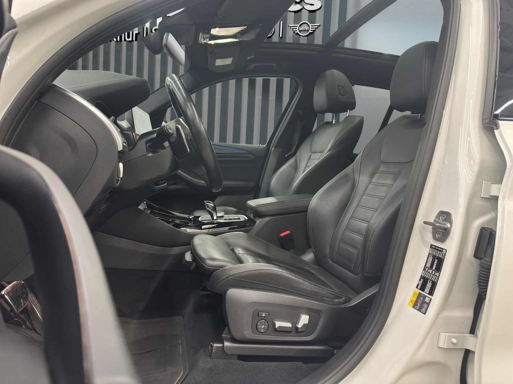 listing desktop thumbnail image 14