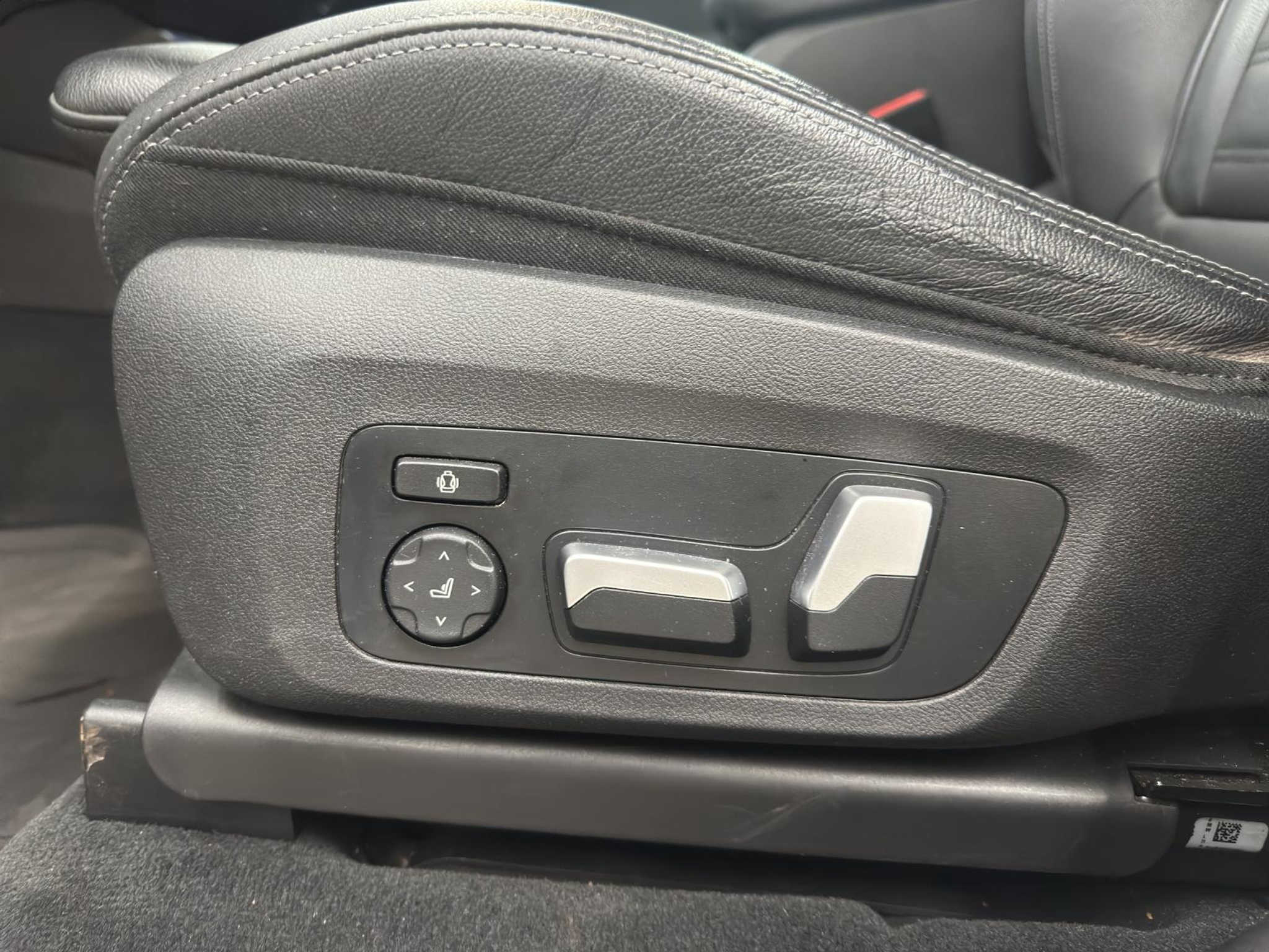 listing desktop thumbnail image 17