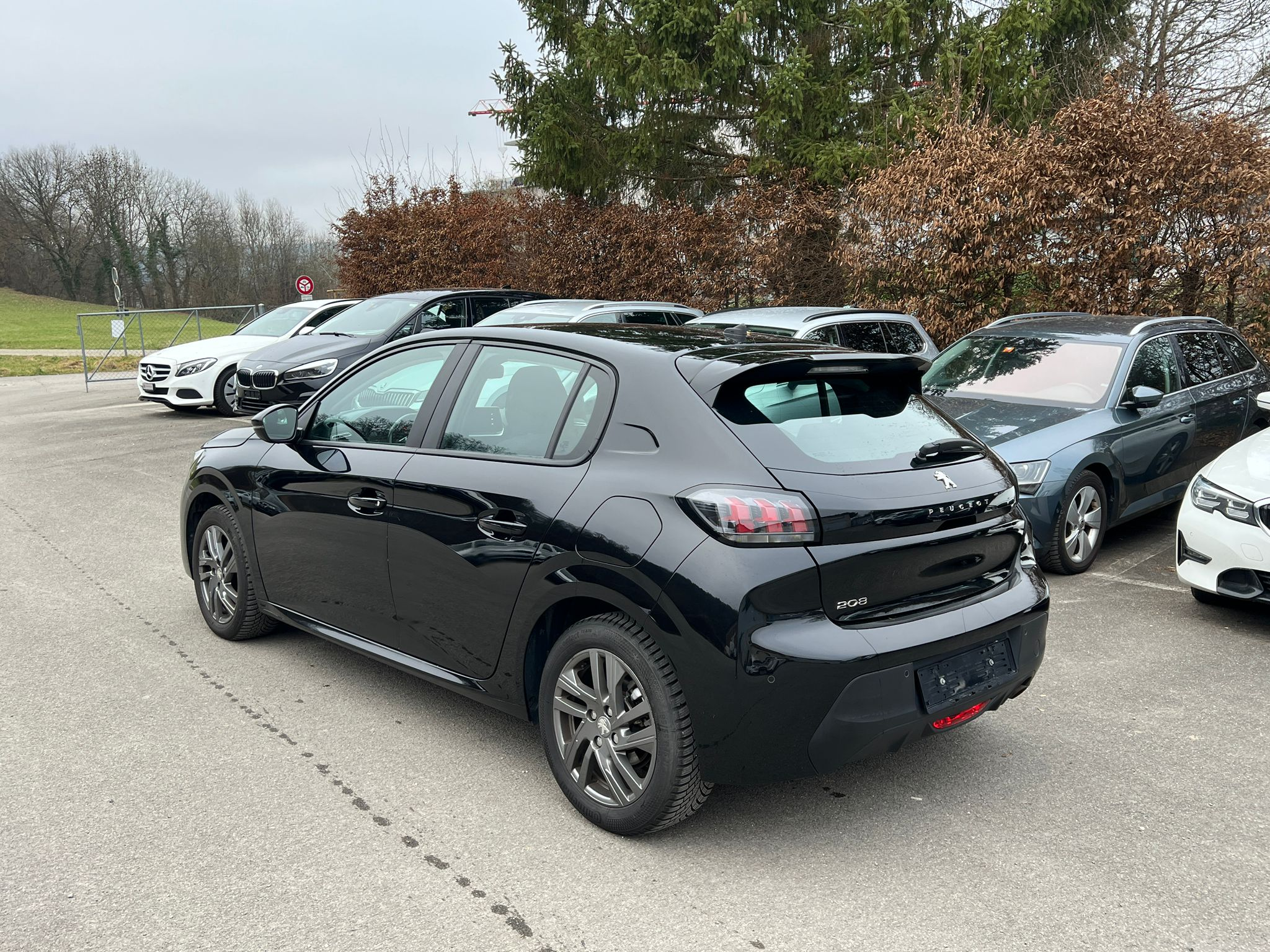 listing desktop thumbnail image 4