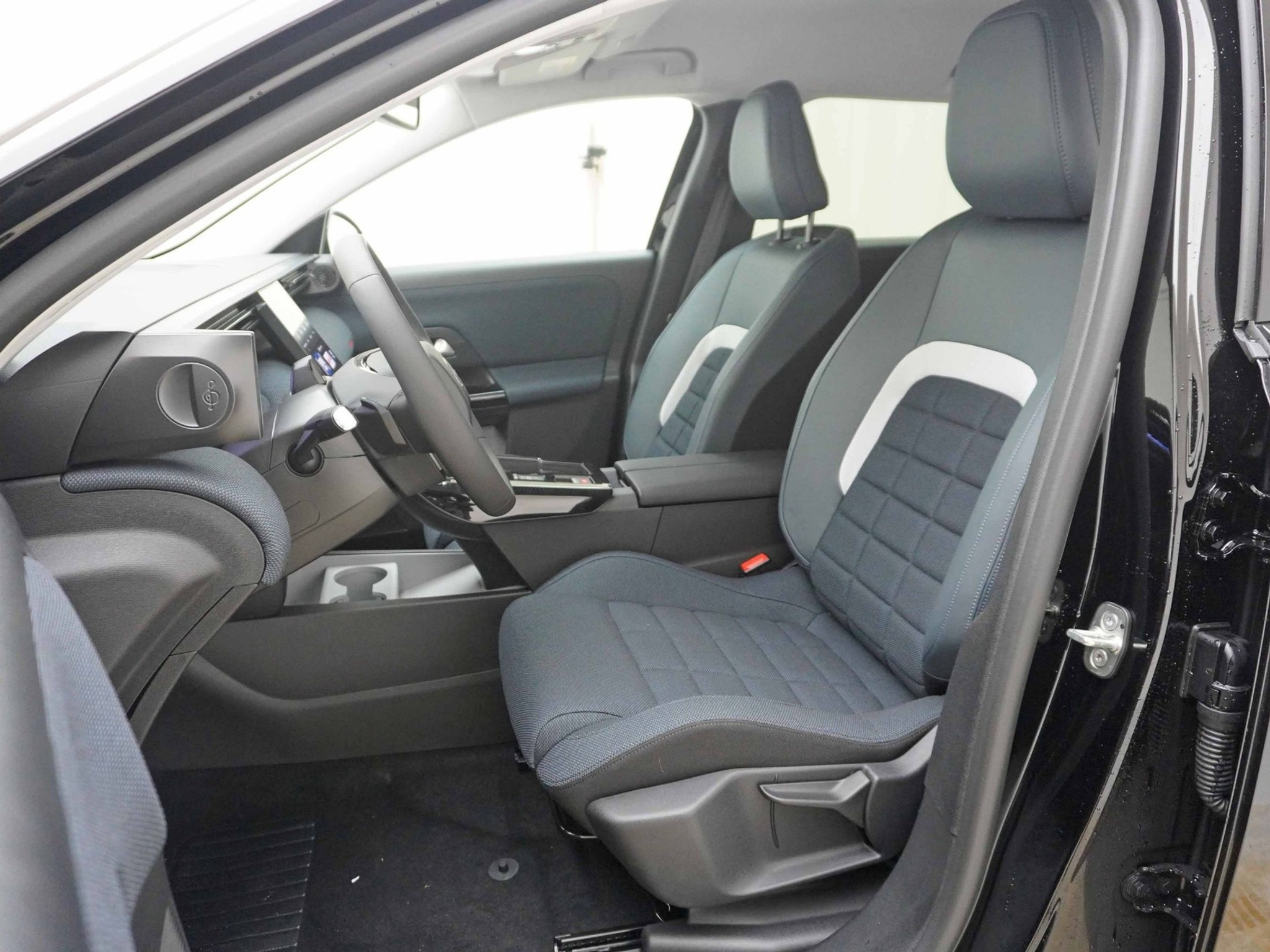 listing desktop thumbnail image 6