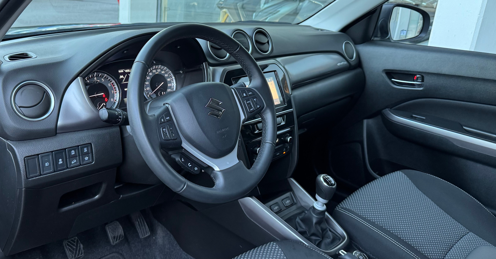 listing desktop thumbnail image 6