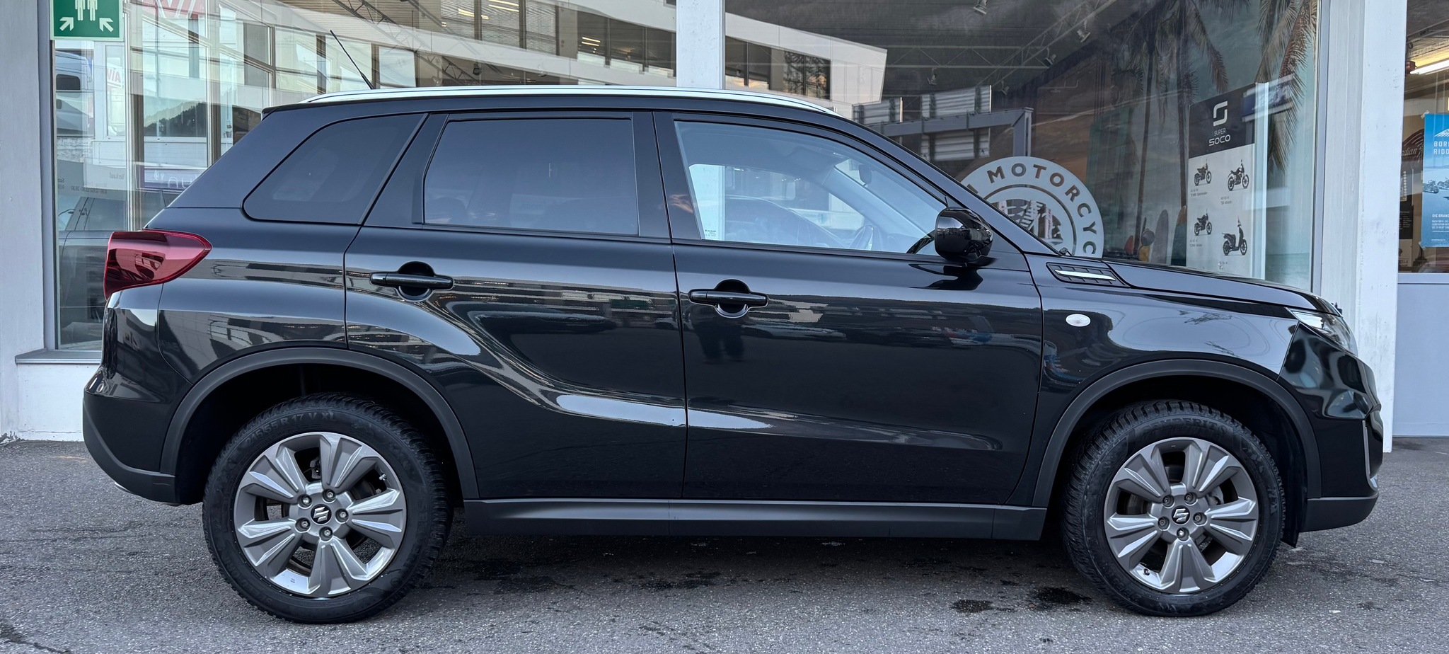 listing desktop thumbnail image 1