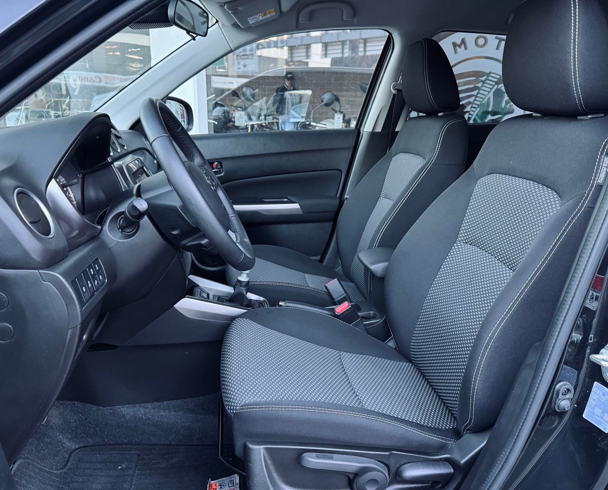 listing desktop thumbnail image 7