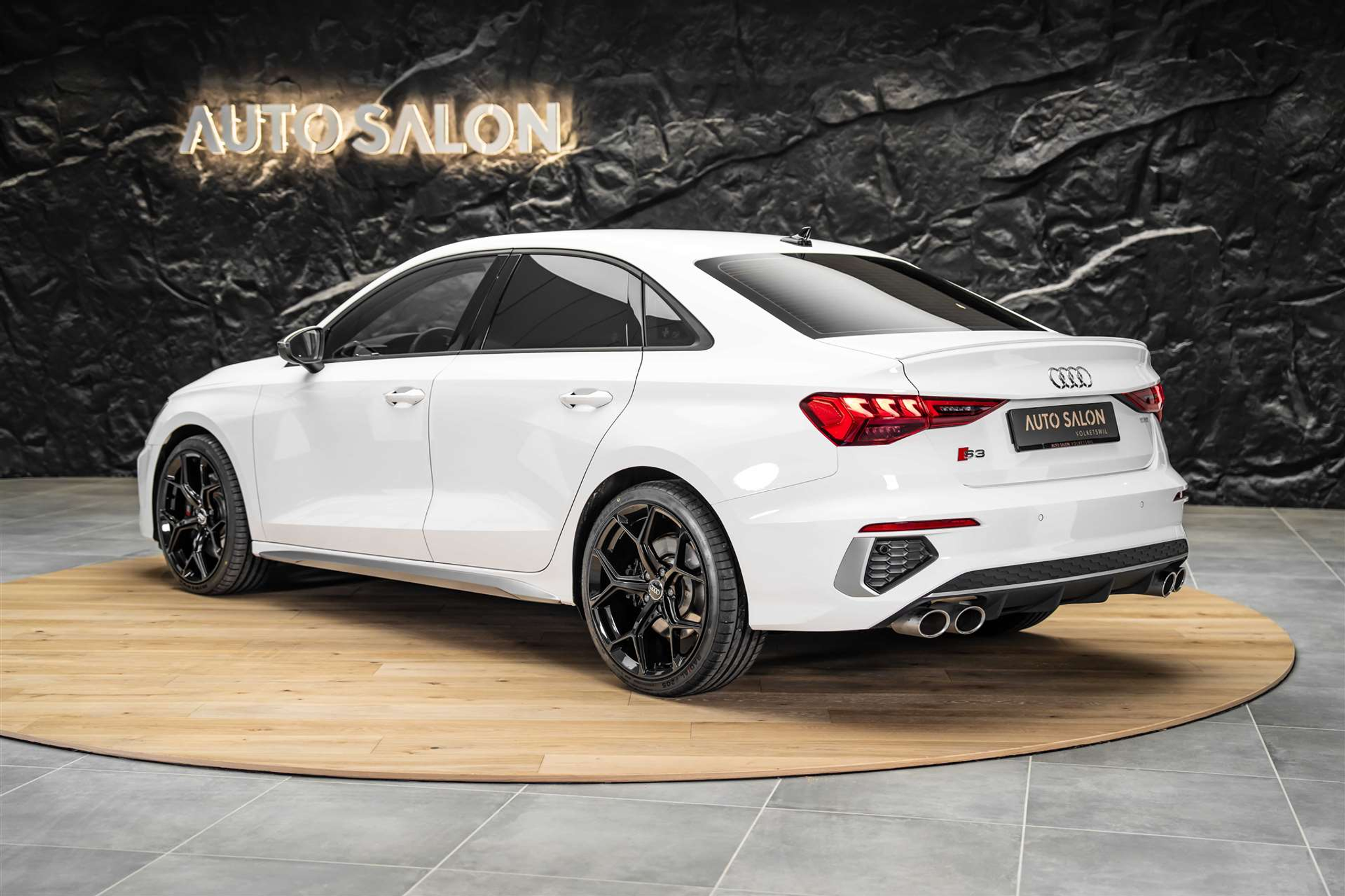 listing desktop thumbnail image 2