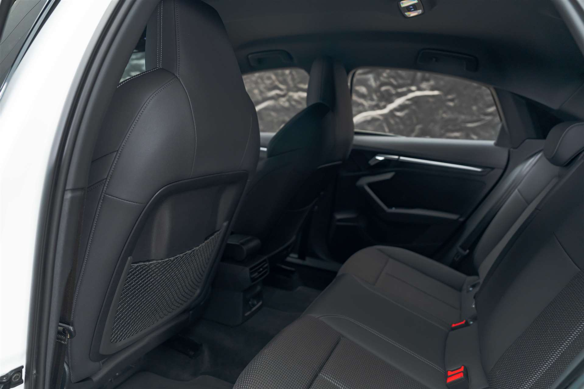 listing desktop thumbnail image 11