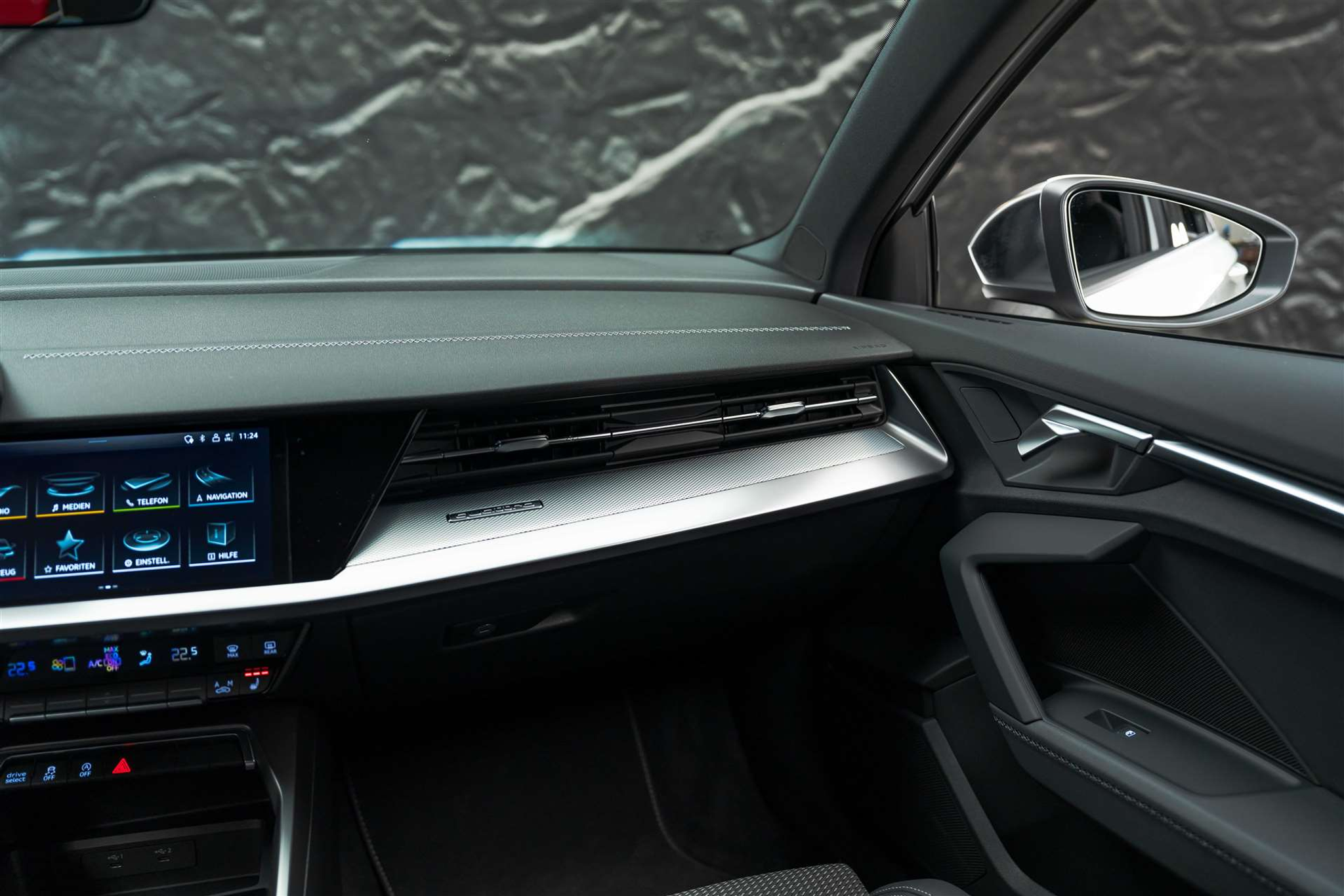 listing desktop thumbnail image 30