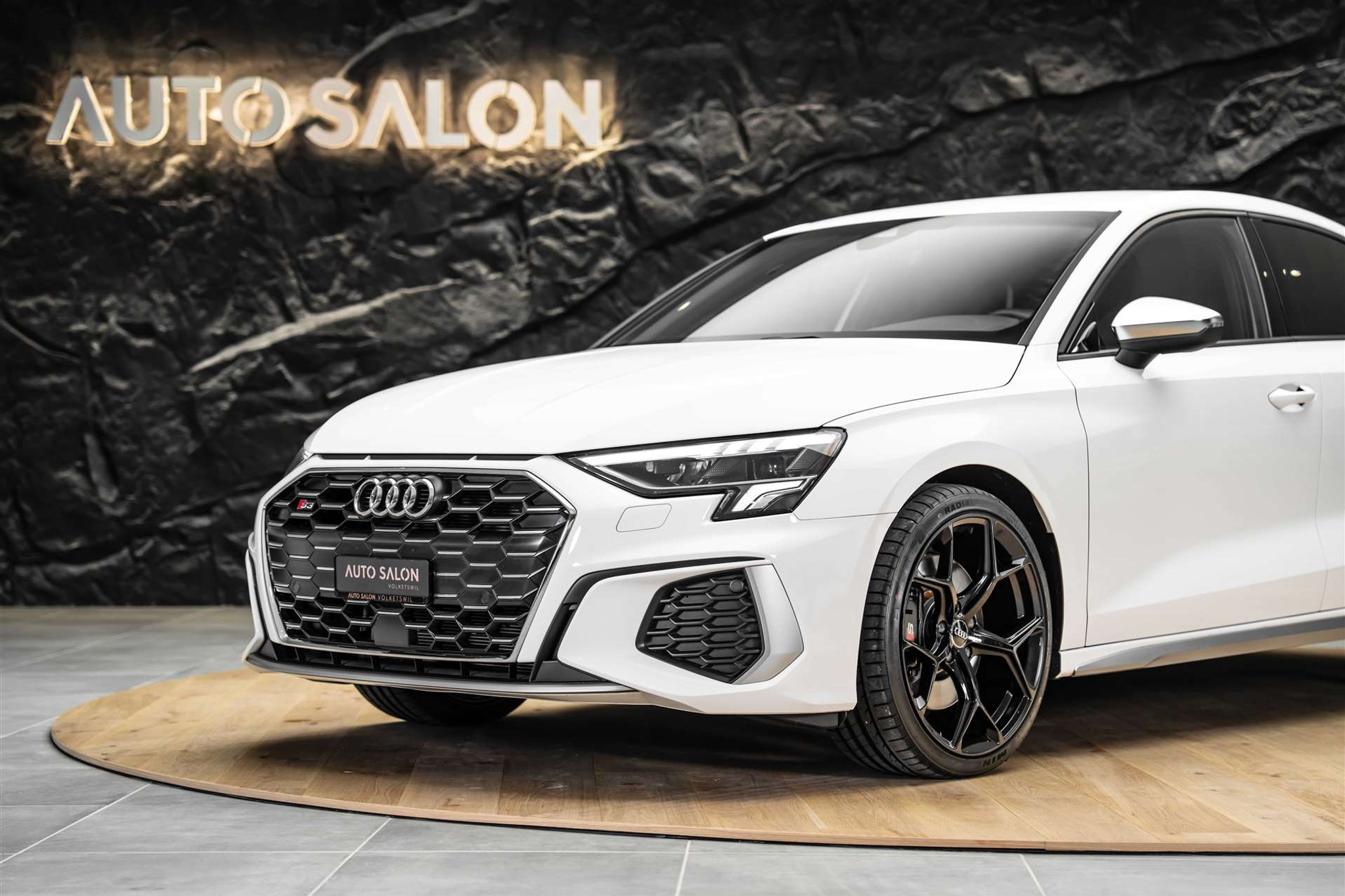 listing desktop thumbnail image 15