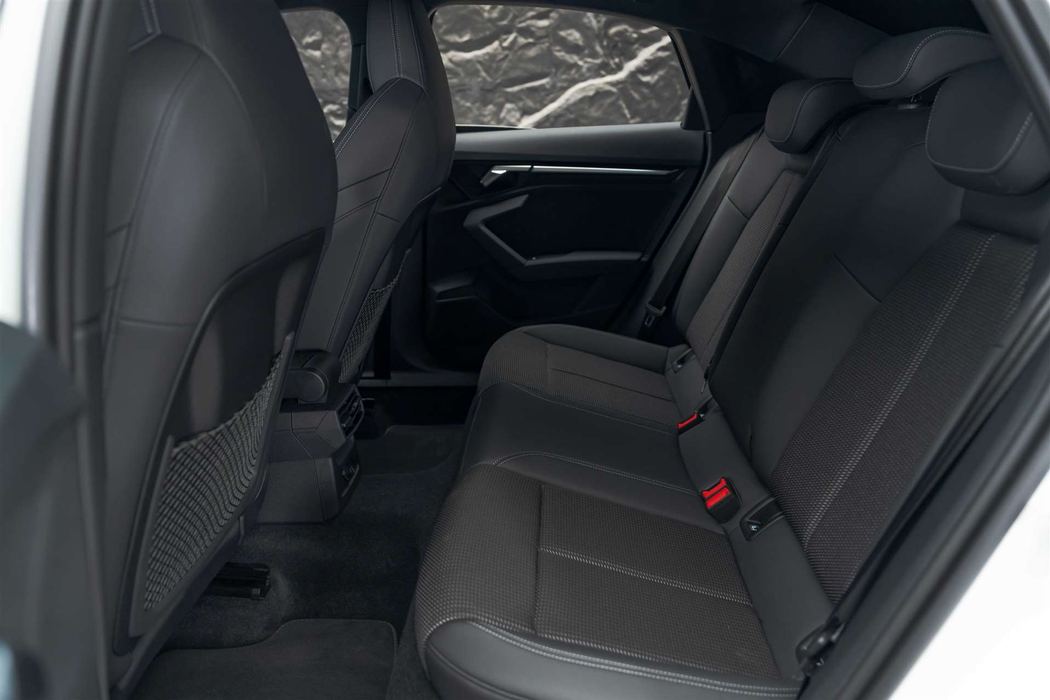 listing desktop thumbnail image 12