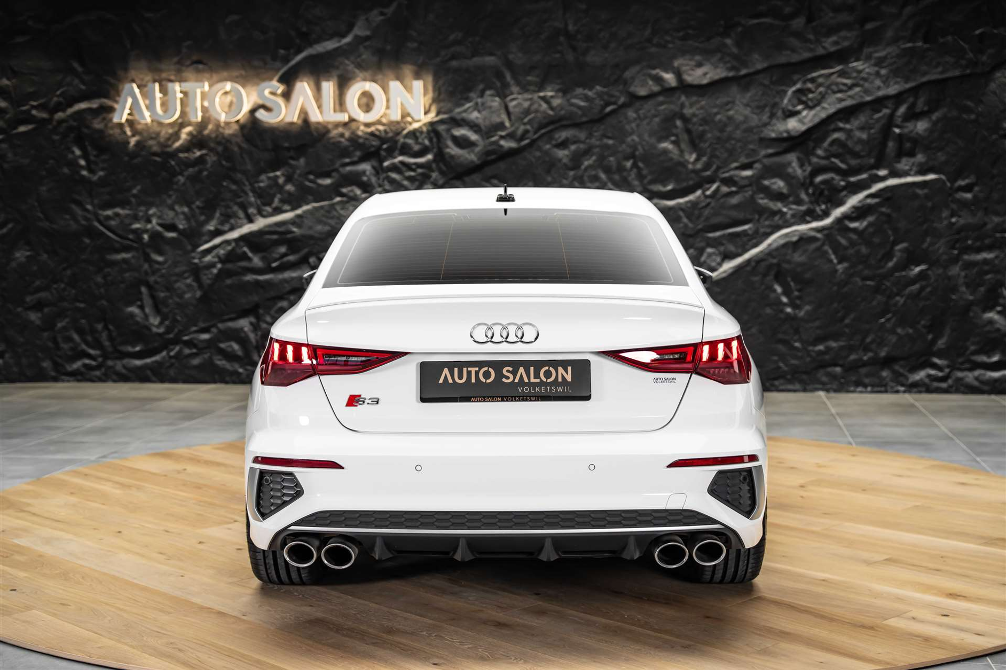 listing desktop thumbnail image 3