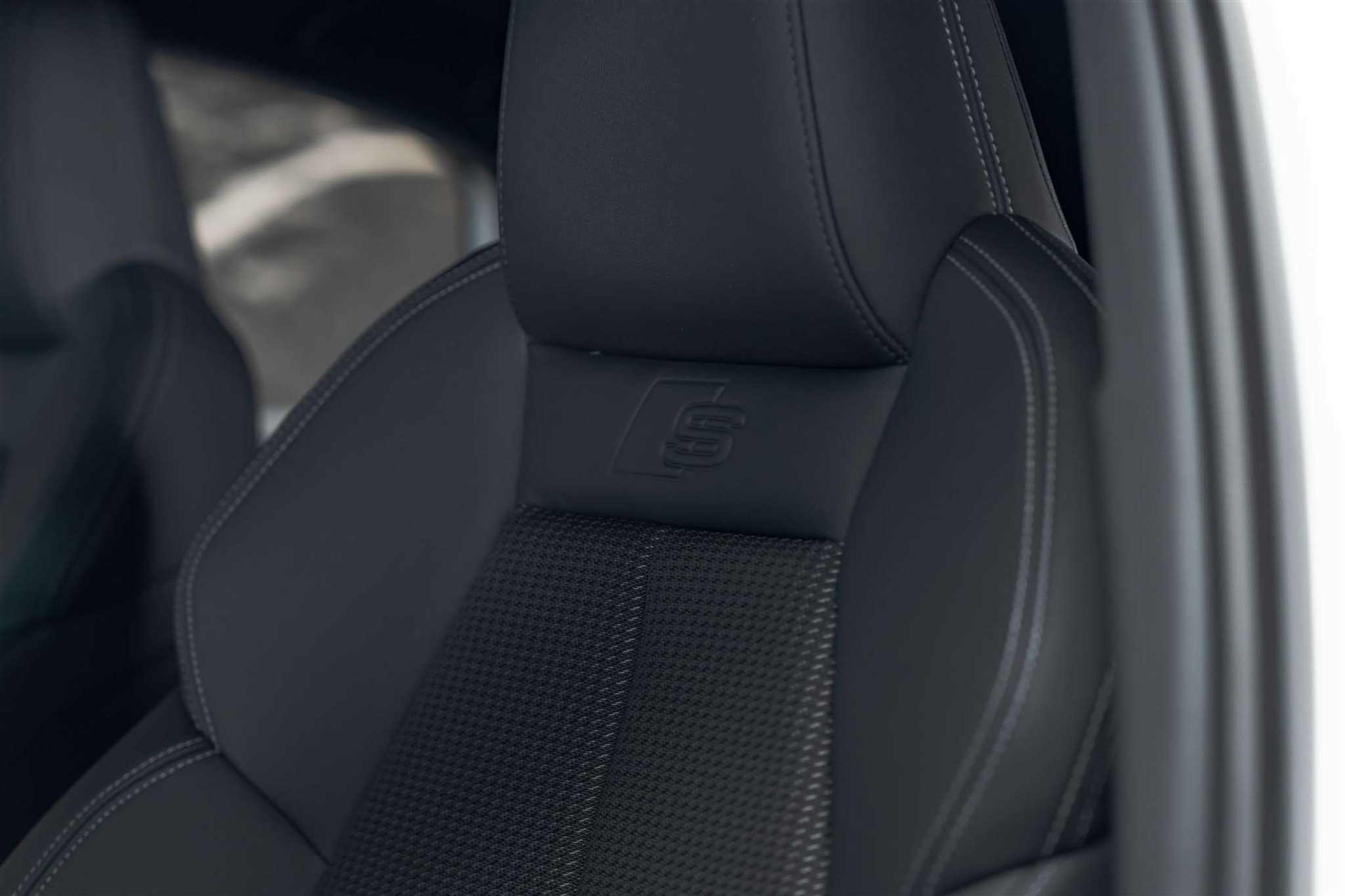 listing desktop thumbnail image 10