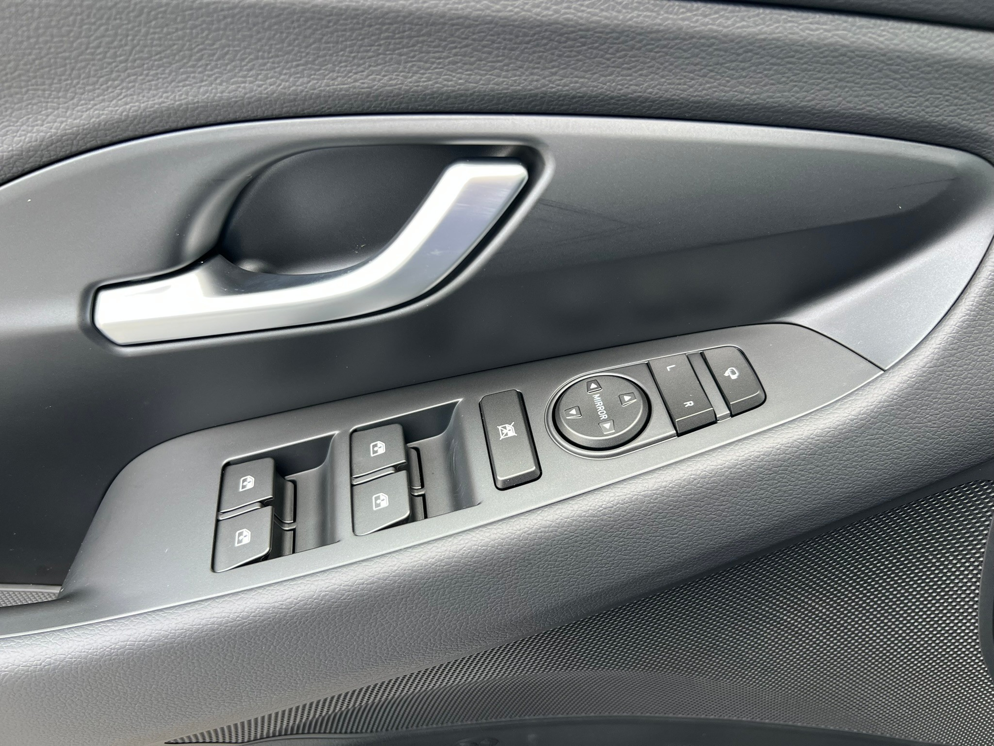 listing desktop thumbnail image 12