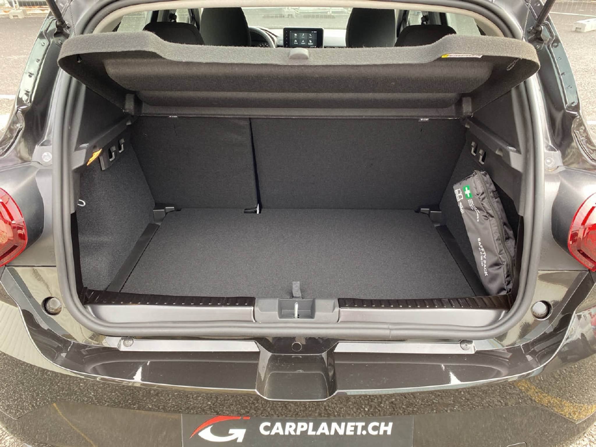 listing desktop thumbnail image 9