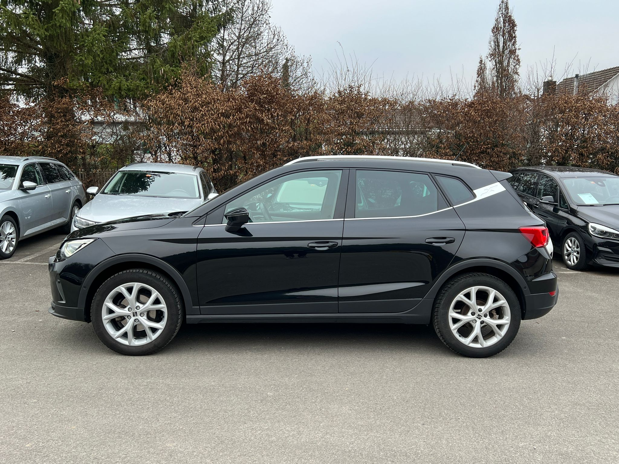 listing desktop thumbnail image 3