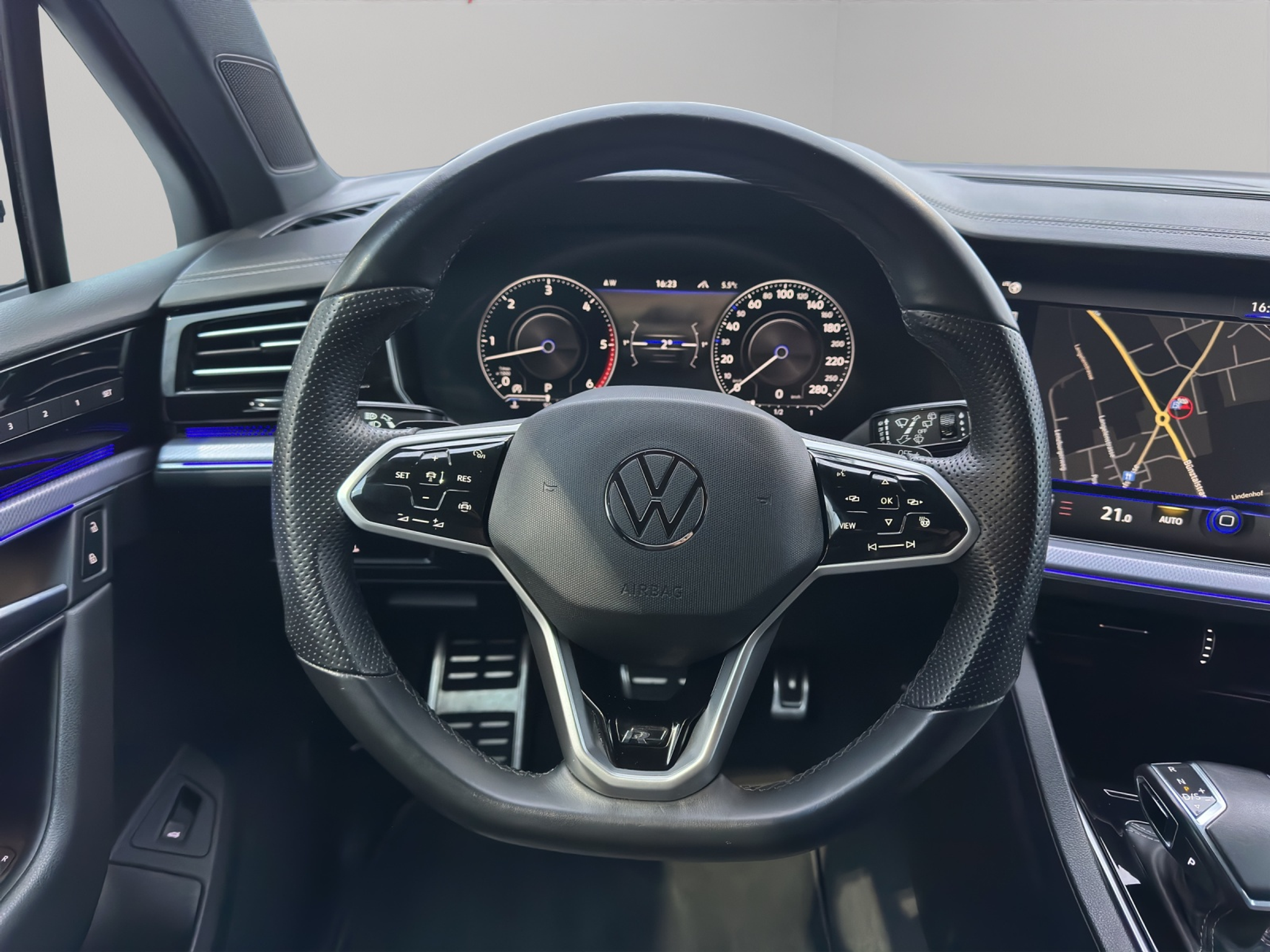 listing desktop thumbnail image 9