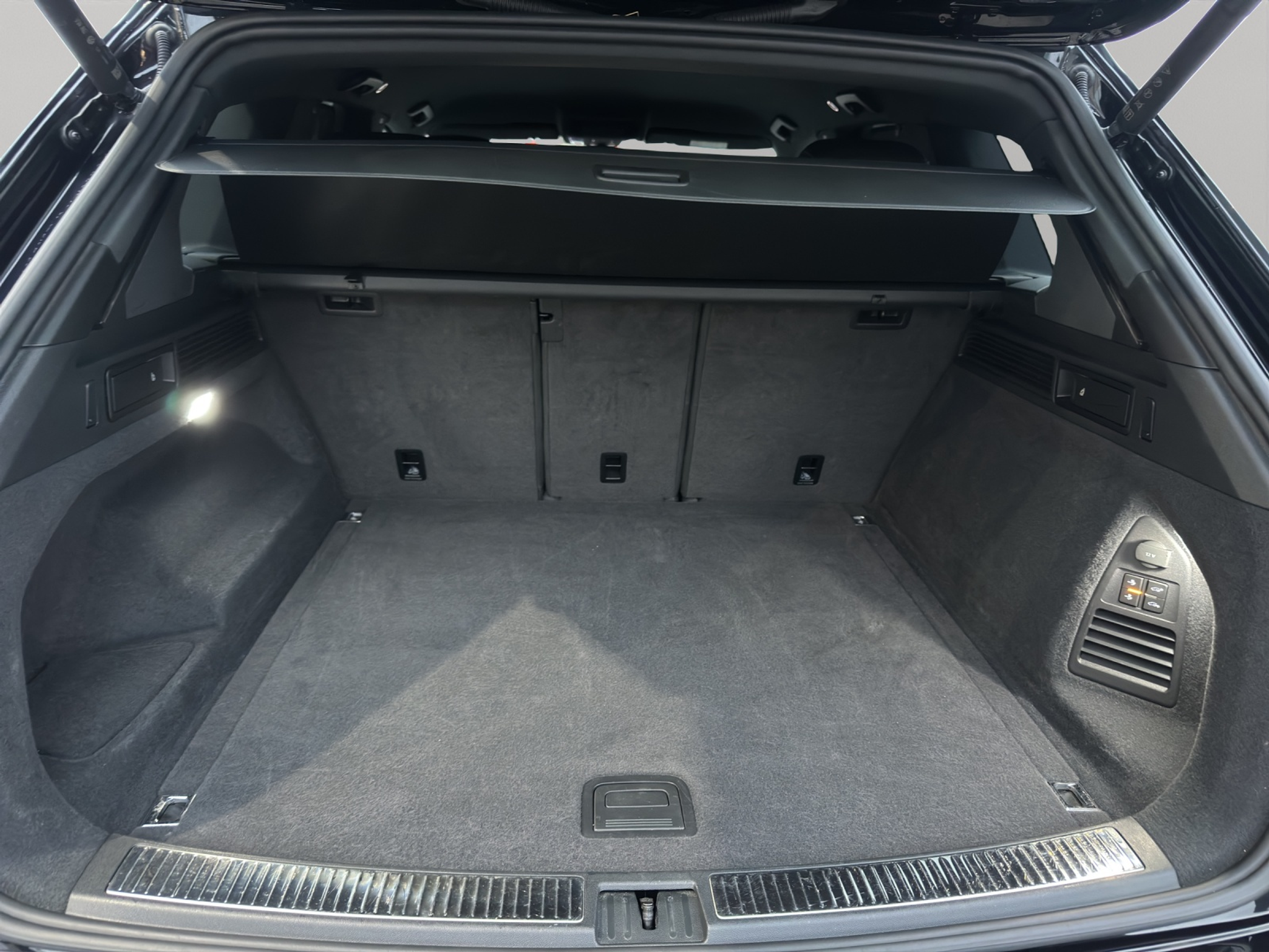 listing desktop thumbnail image 15