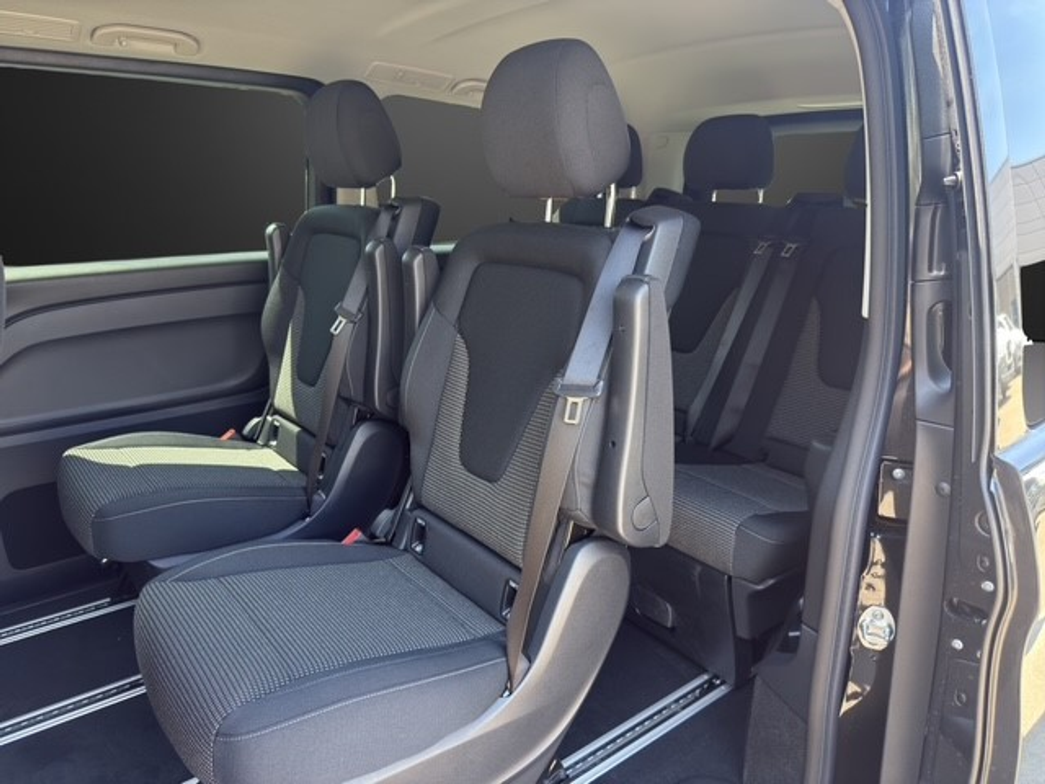 listing desktop thumbnail image 7