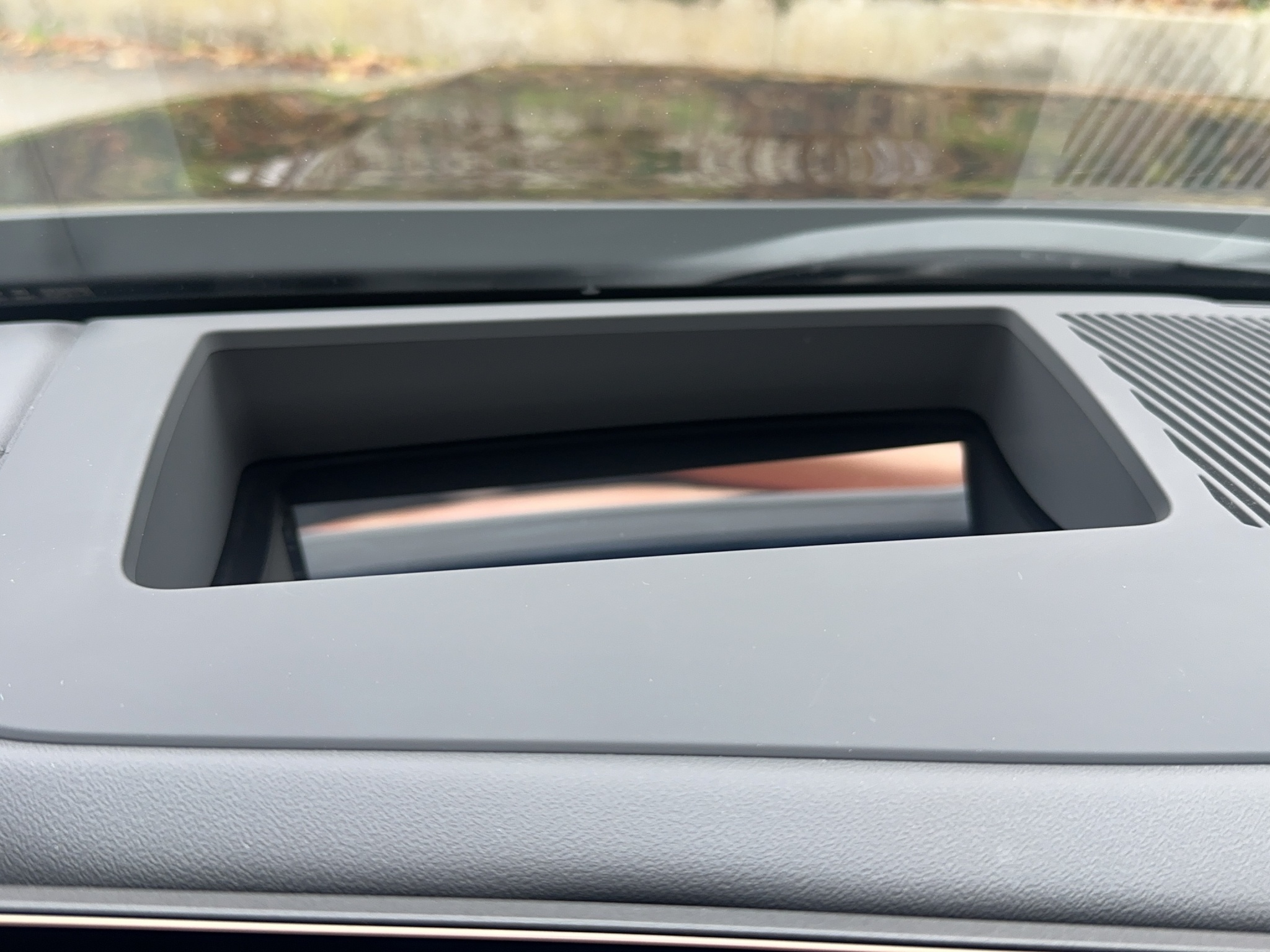 listing desktop thumbnail image 13