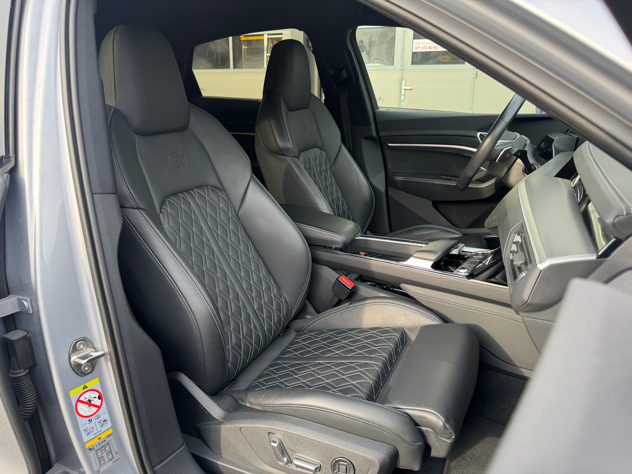 listing desktop thumbnail image 8