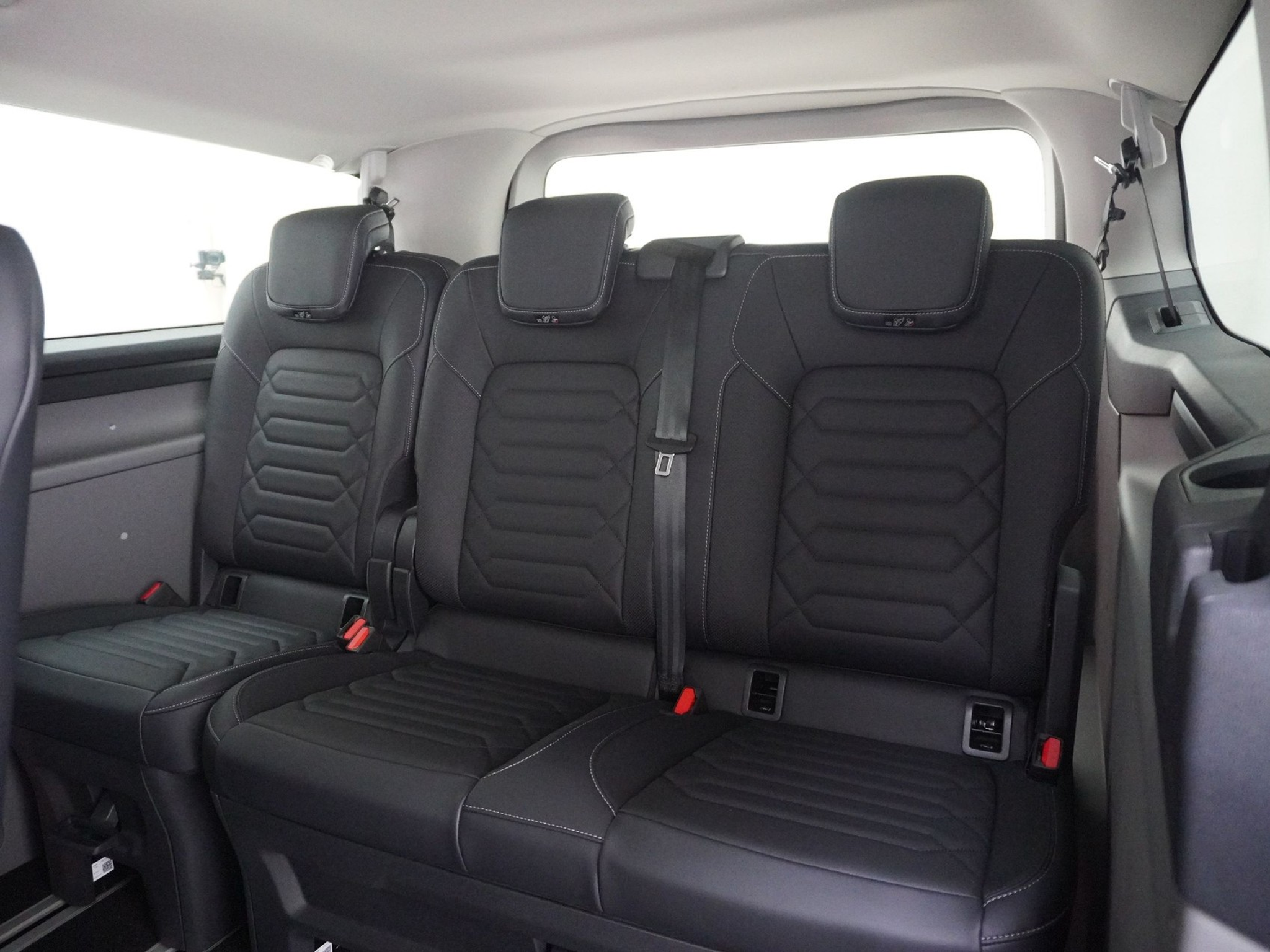 listing desktop thumbnail image 11