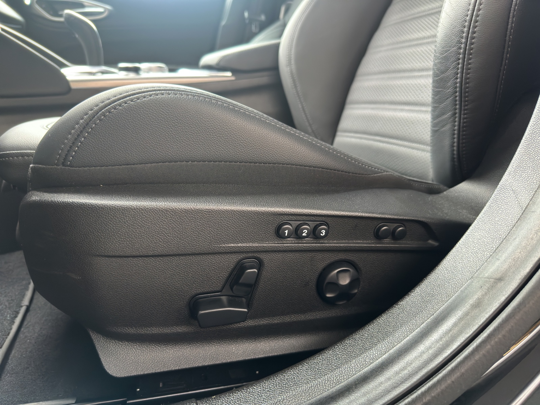 listing desktop thumbnail image 11