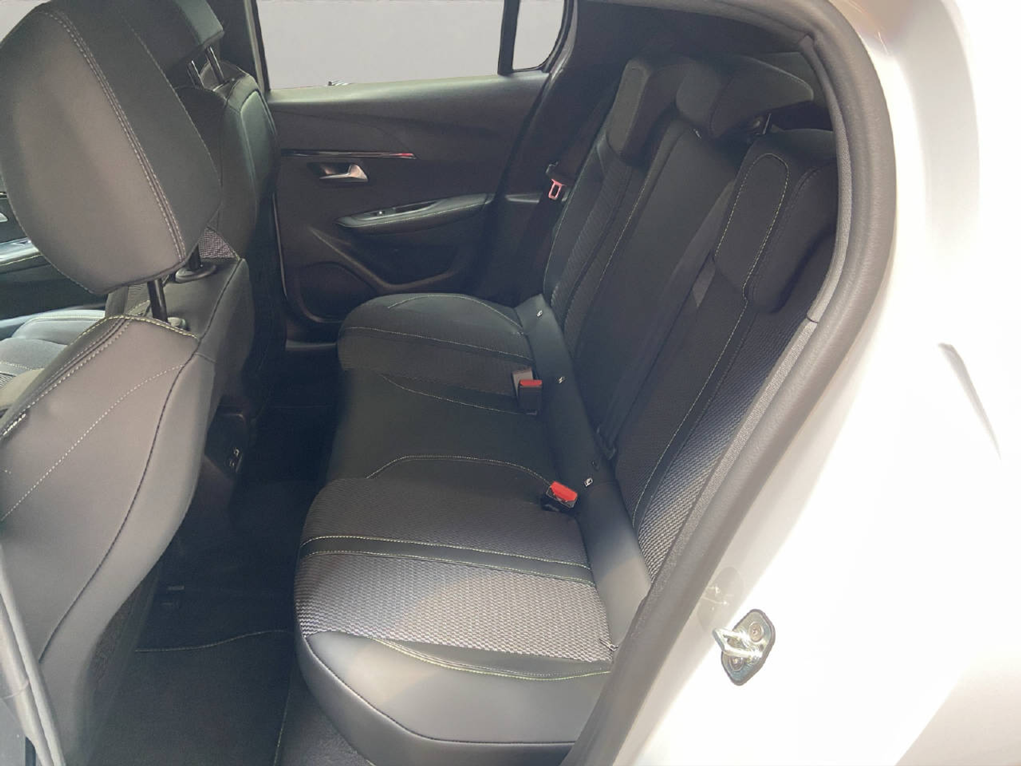 listing desktop thumbnail image 9