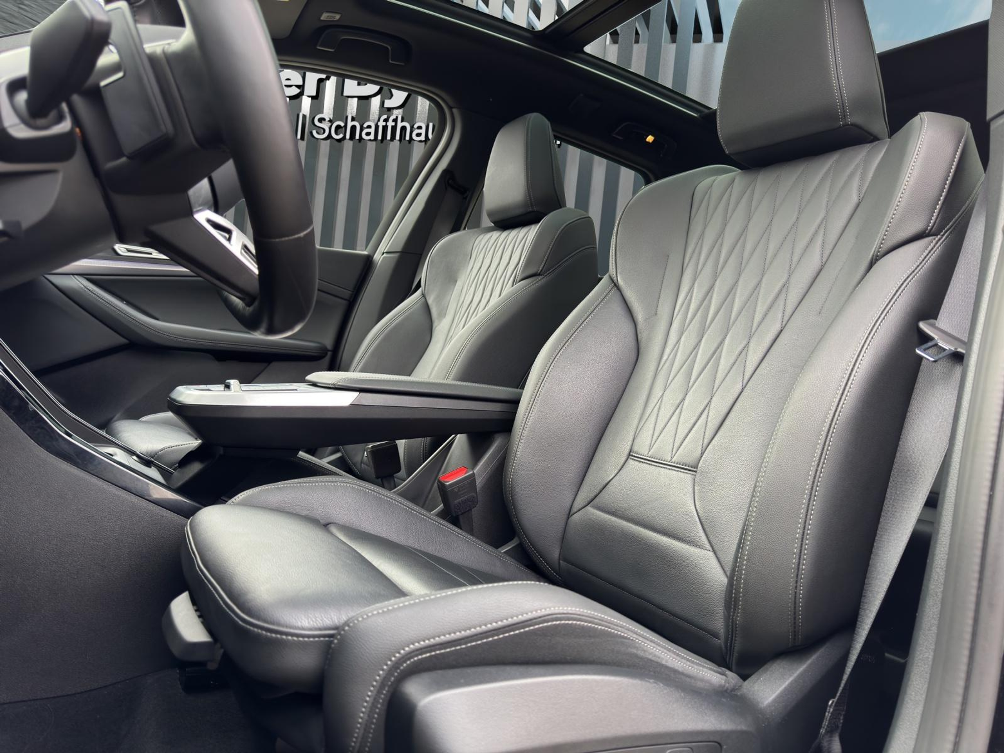 listing desktop thumbnail image 12