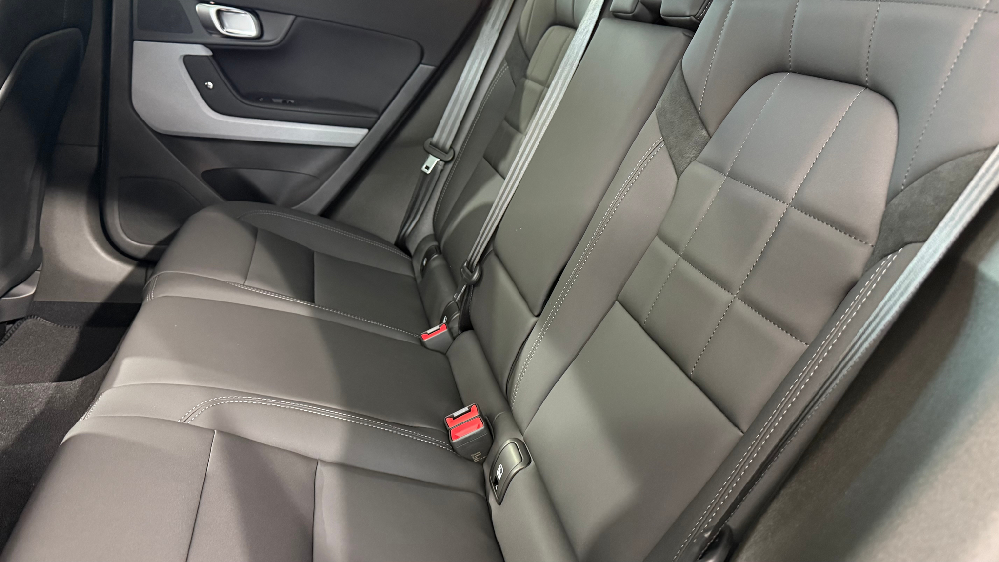 listing desktop thumbnail image 5