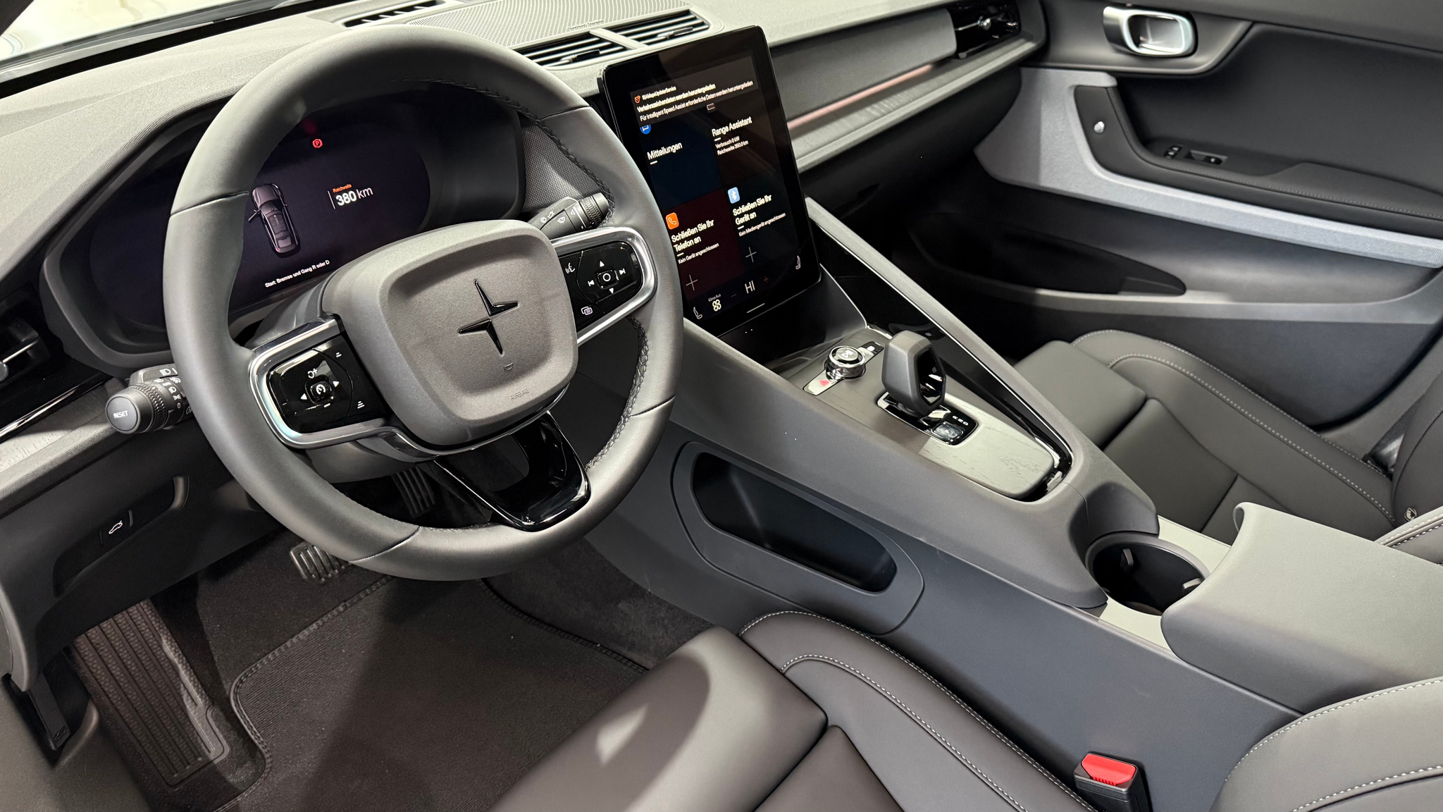 listing desktop thumbnail image 3