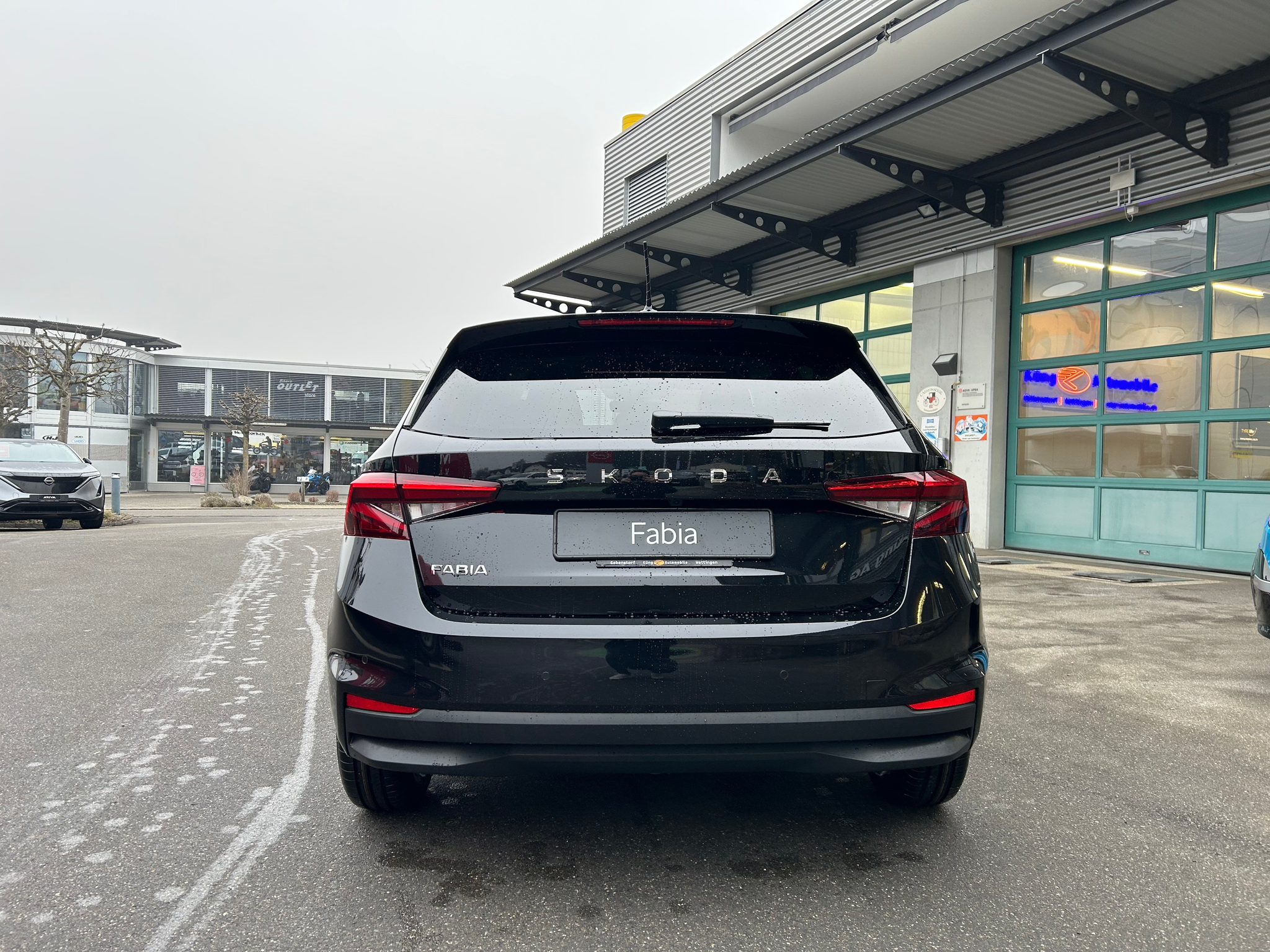 listing desktop thumbnail image 3