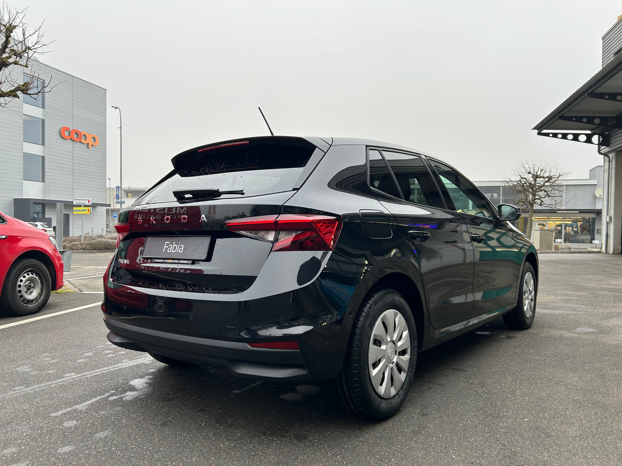 listing desktop thumbnail image 4