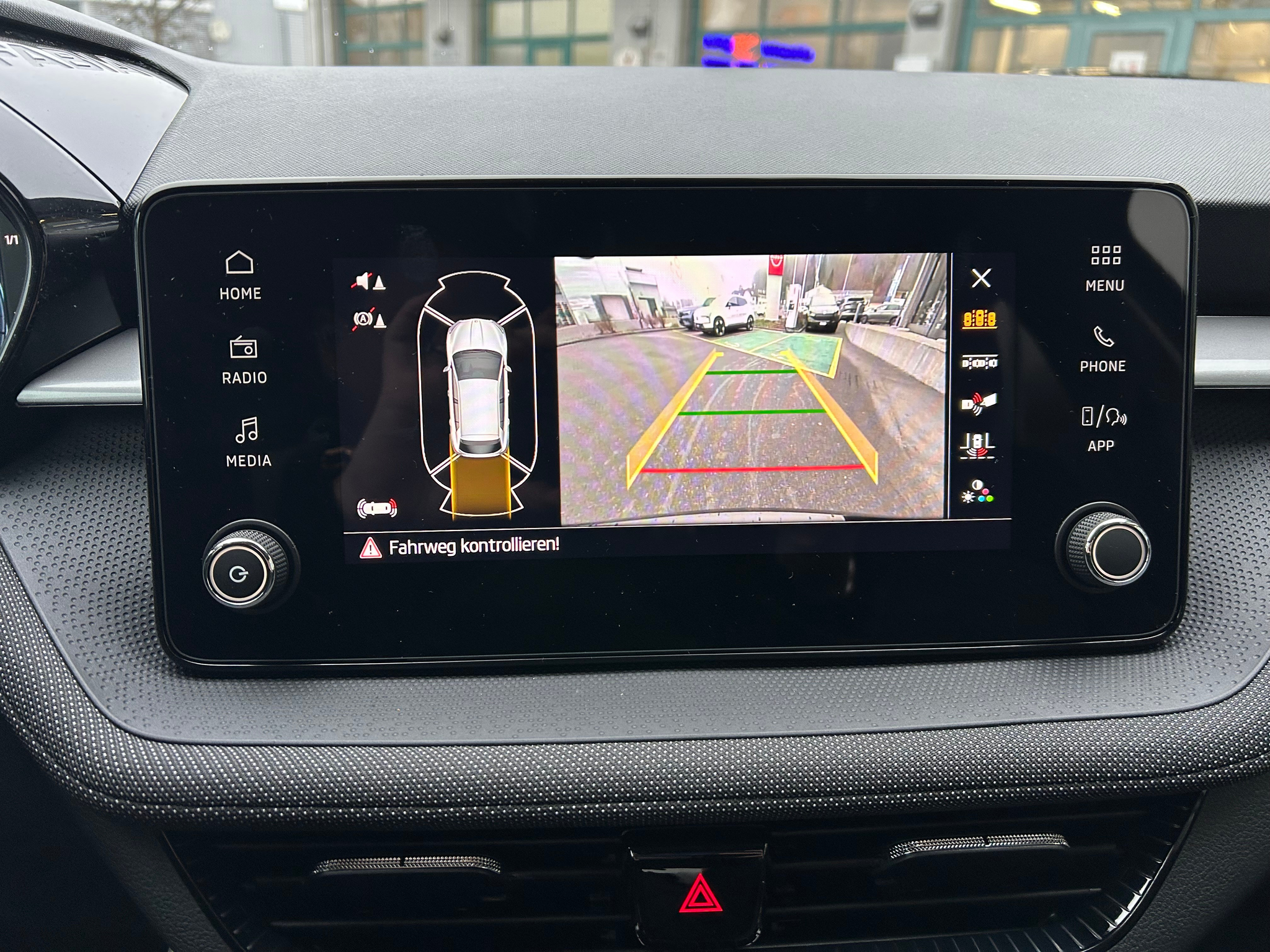 listing desktop thumbnail image 9