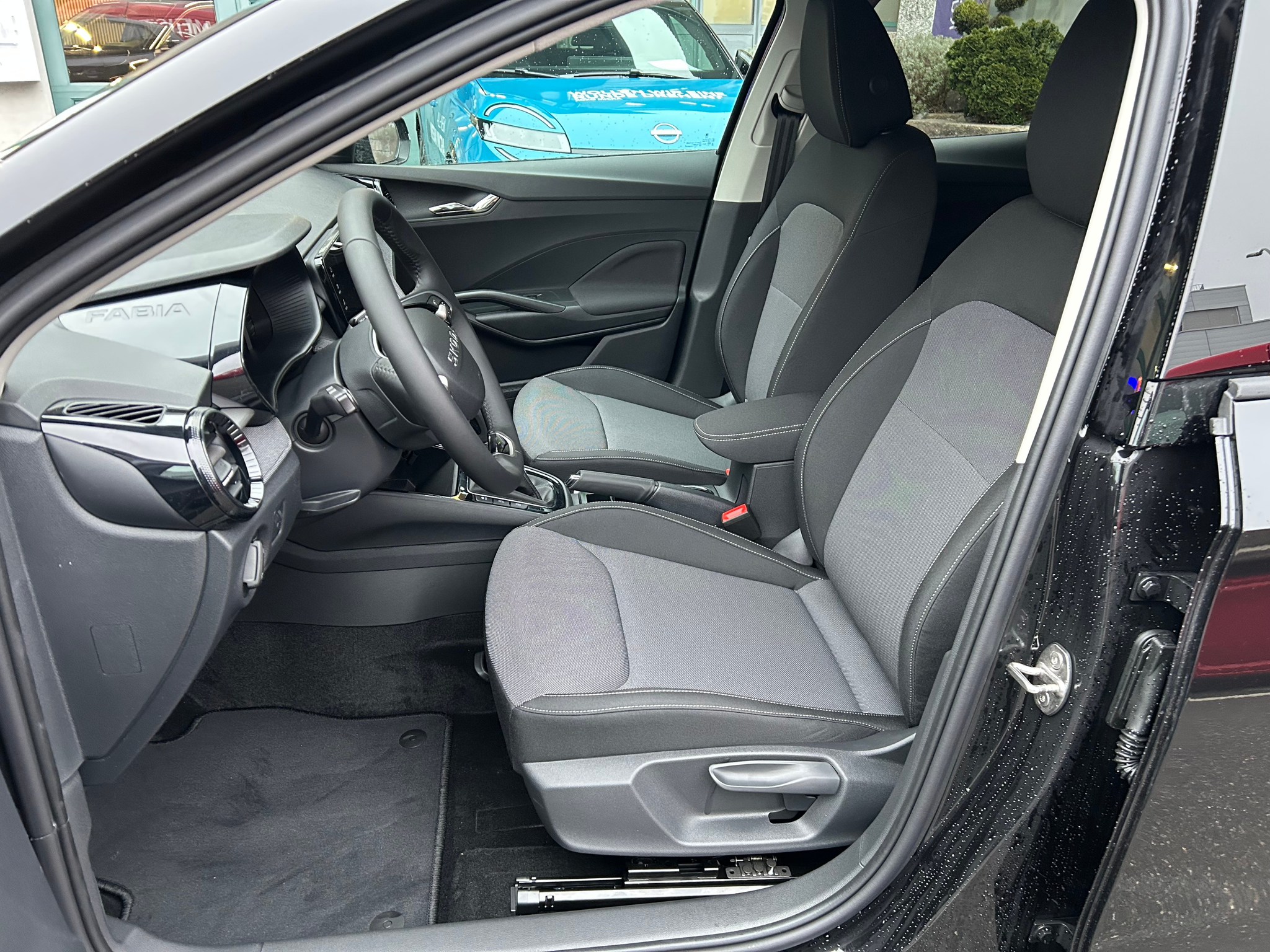 listing desktop thumbnail image 6