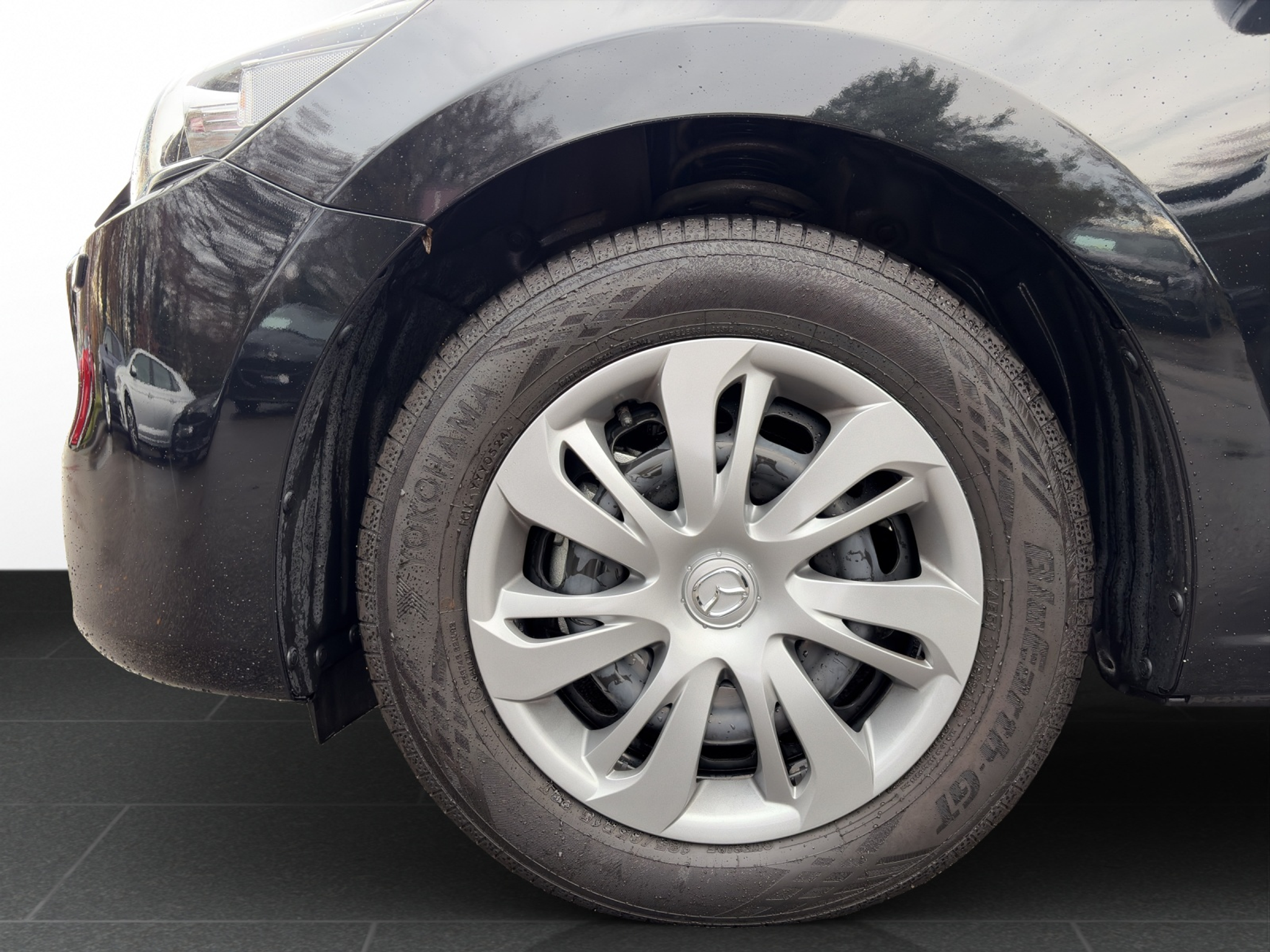 listing desktop thumbnail image 3