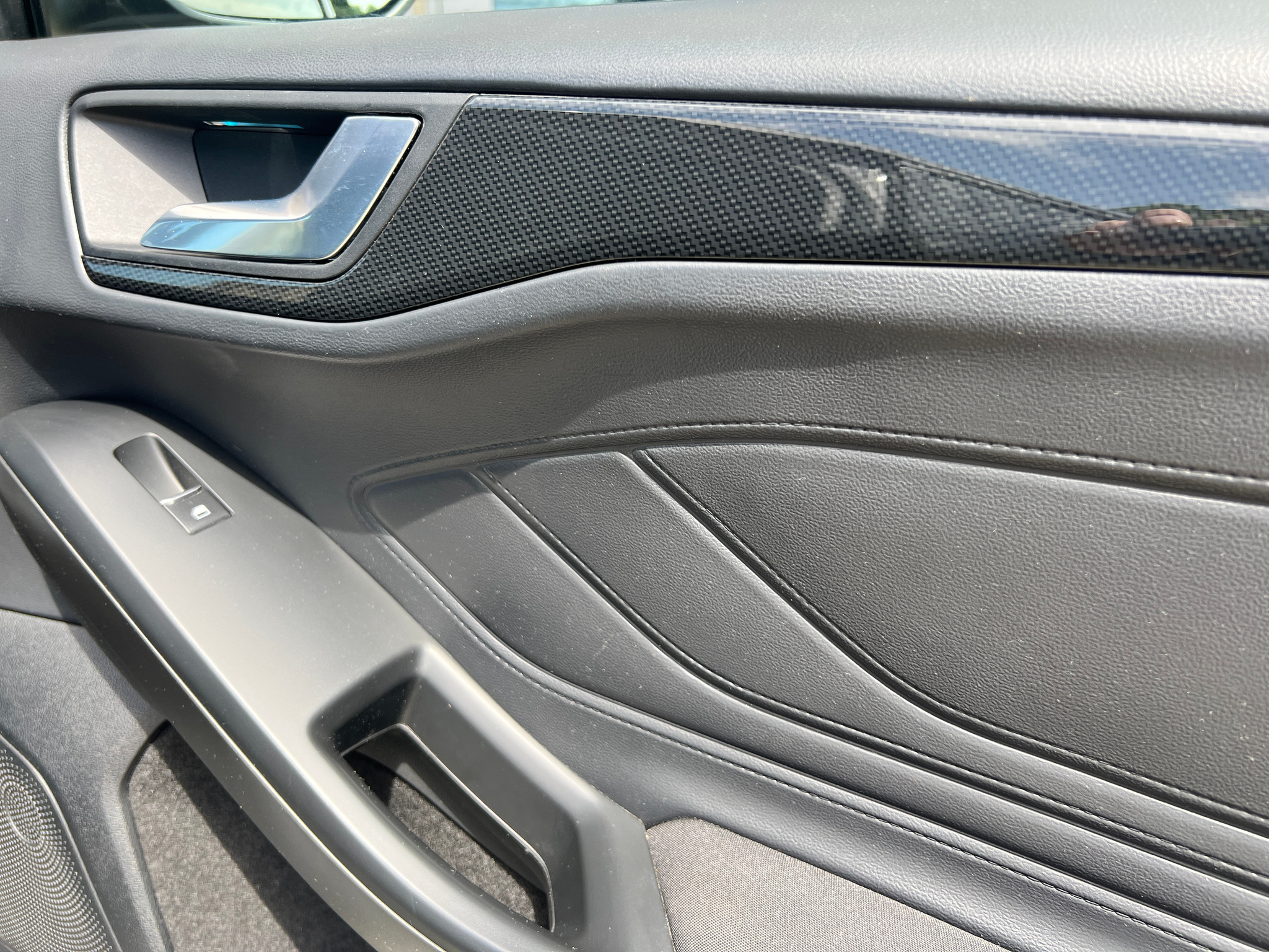 listing desktop thumbnail image 23