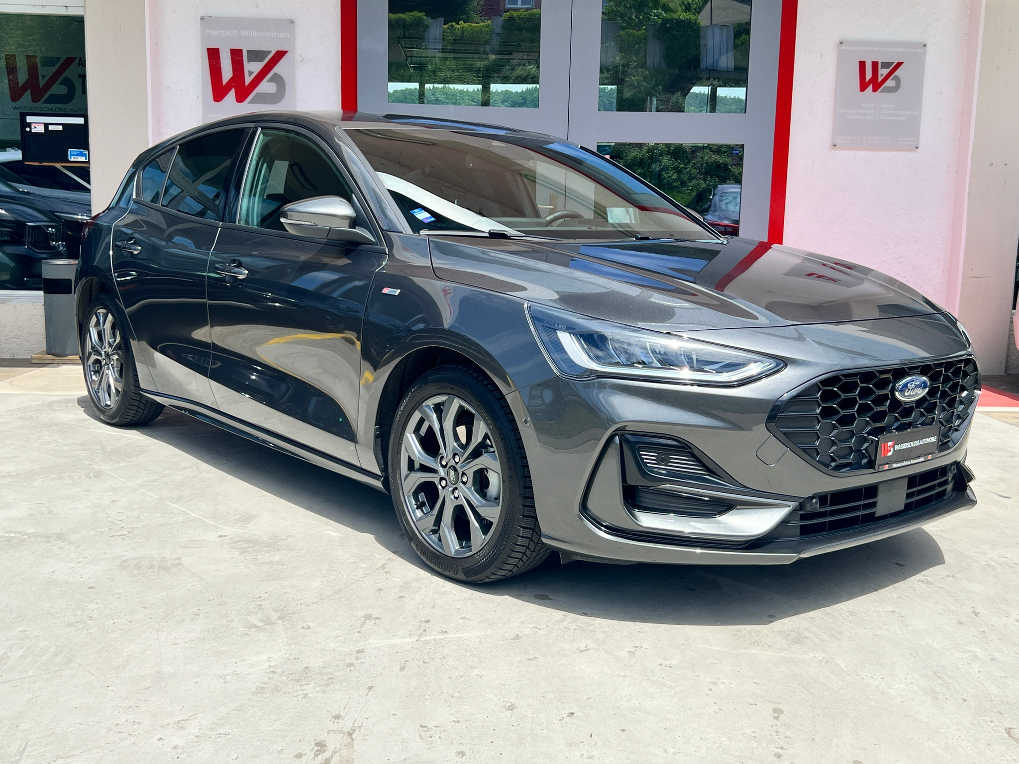 listing desktop thumbnail image 1